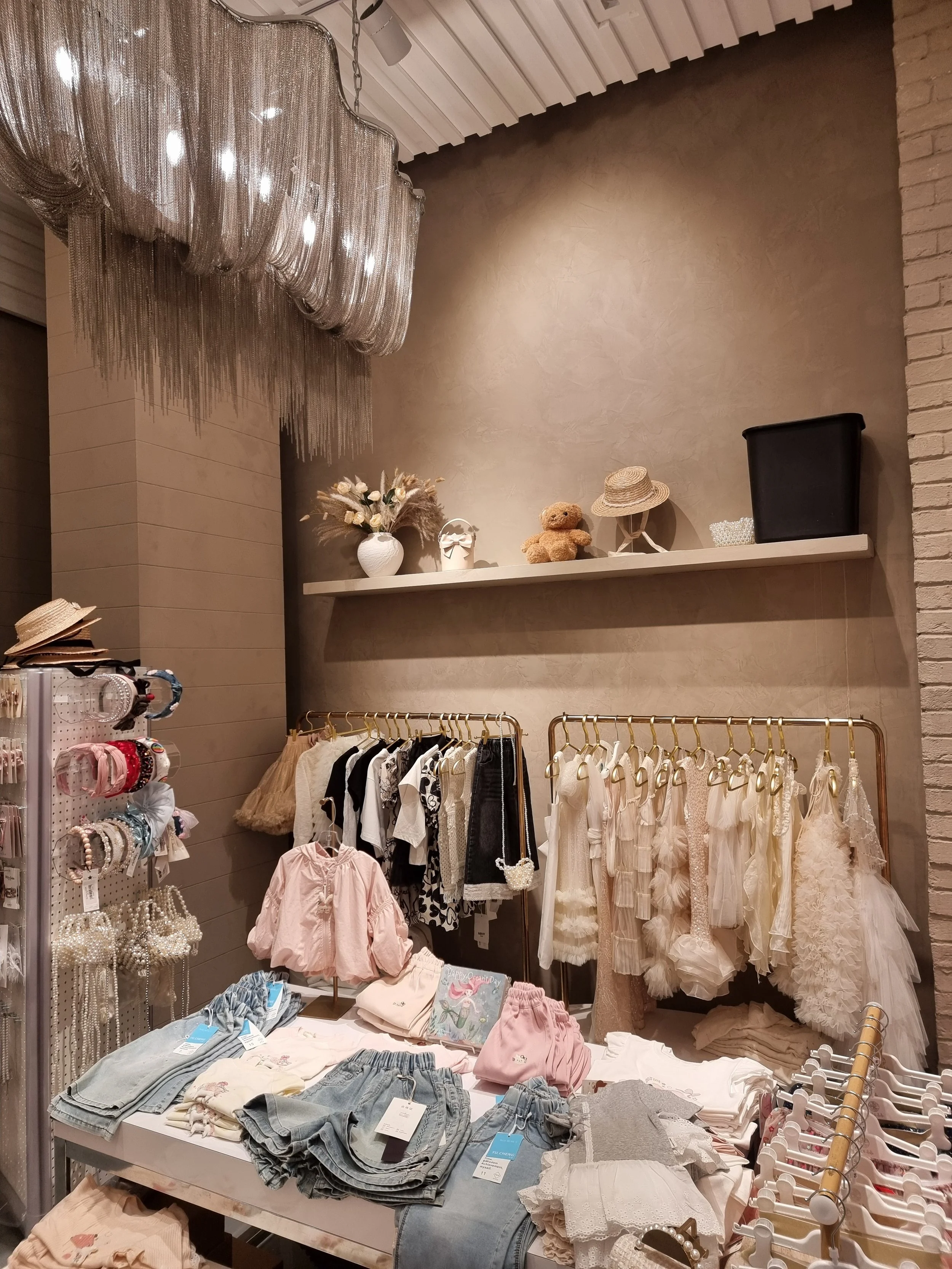 Roman Clay 🧱 (Natural mineral wall finish)