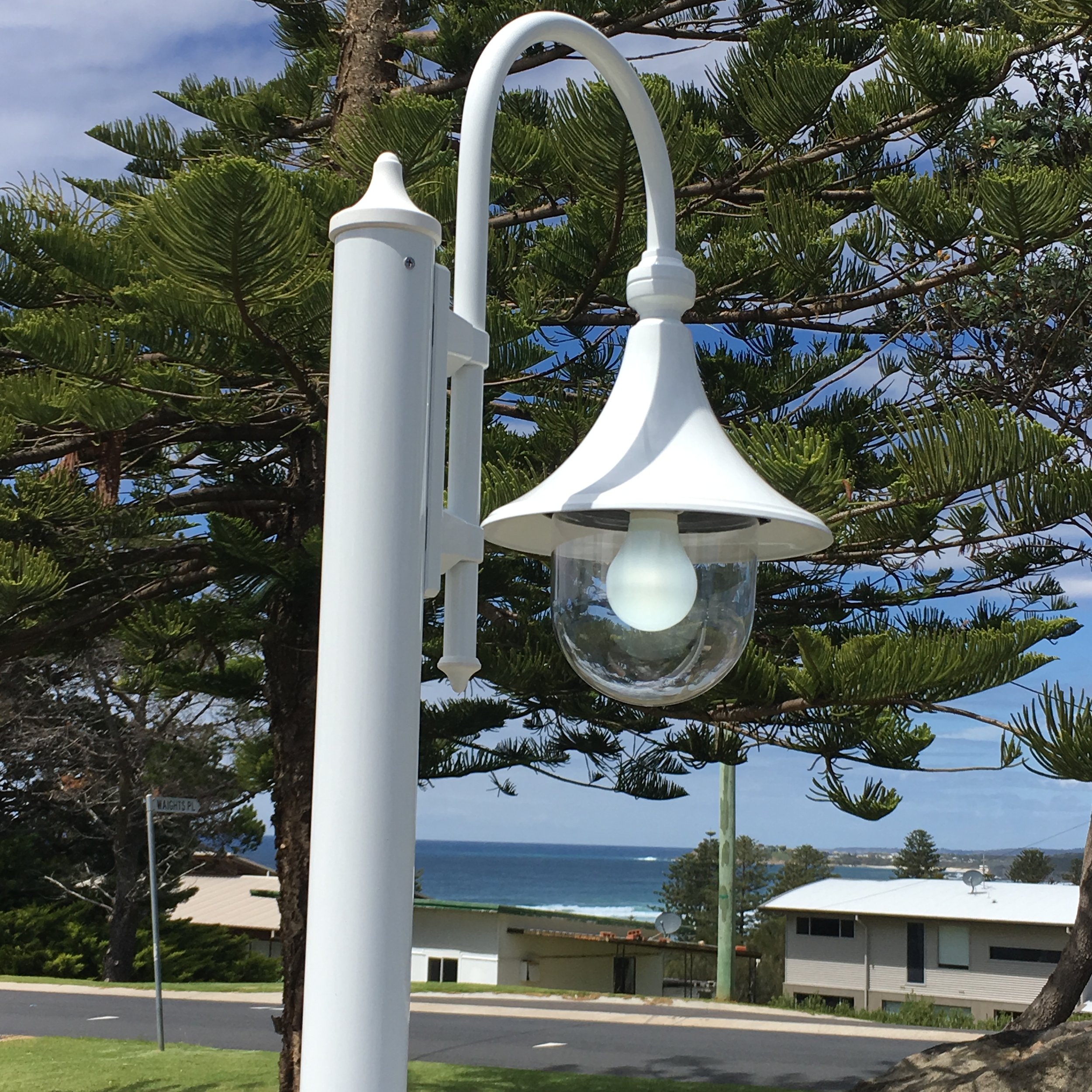 outdoor lamppost for tuross home