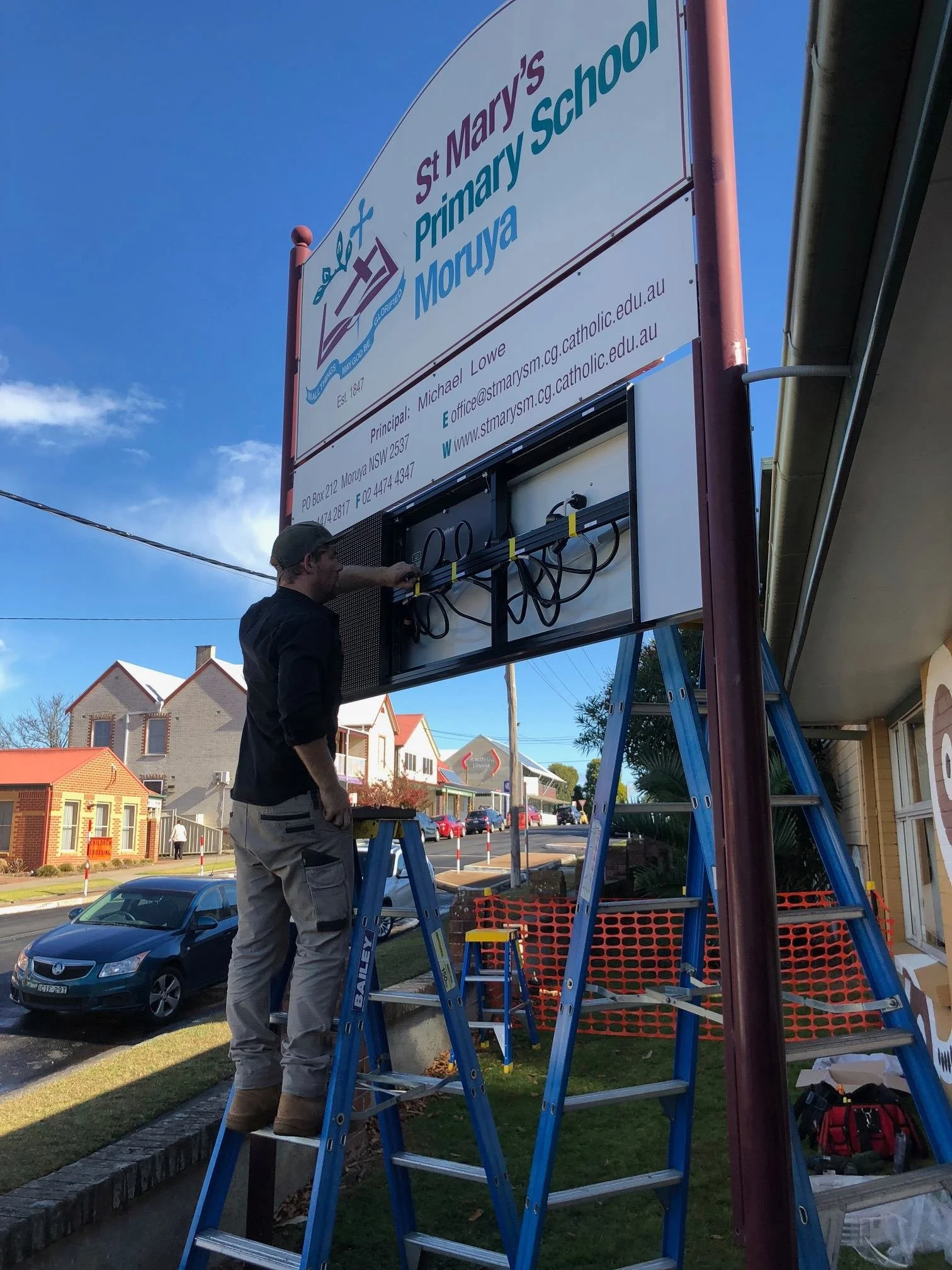 St Mary's Primary School Moruya digital sign installation