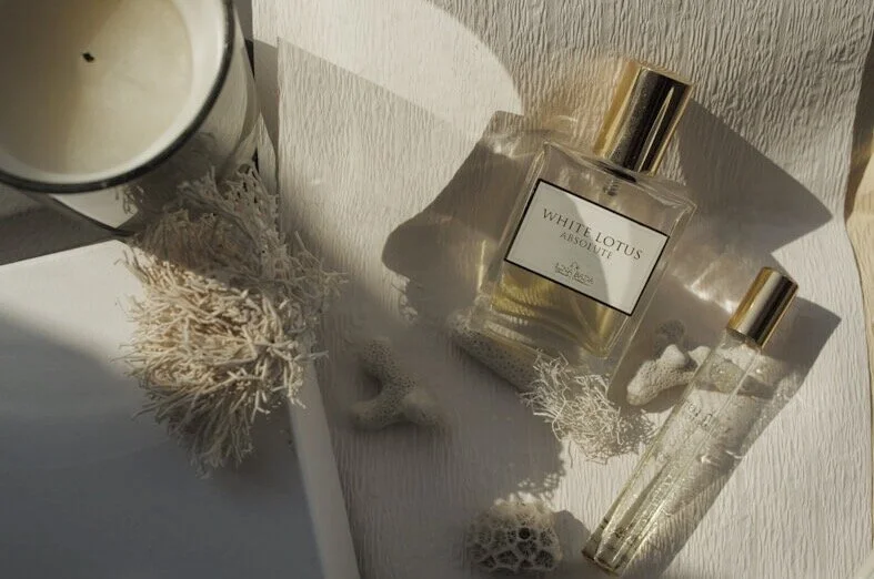 A deep, relaxing floral aroma that embodies a sense of radiance &amp; positivity.