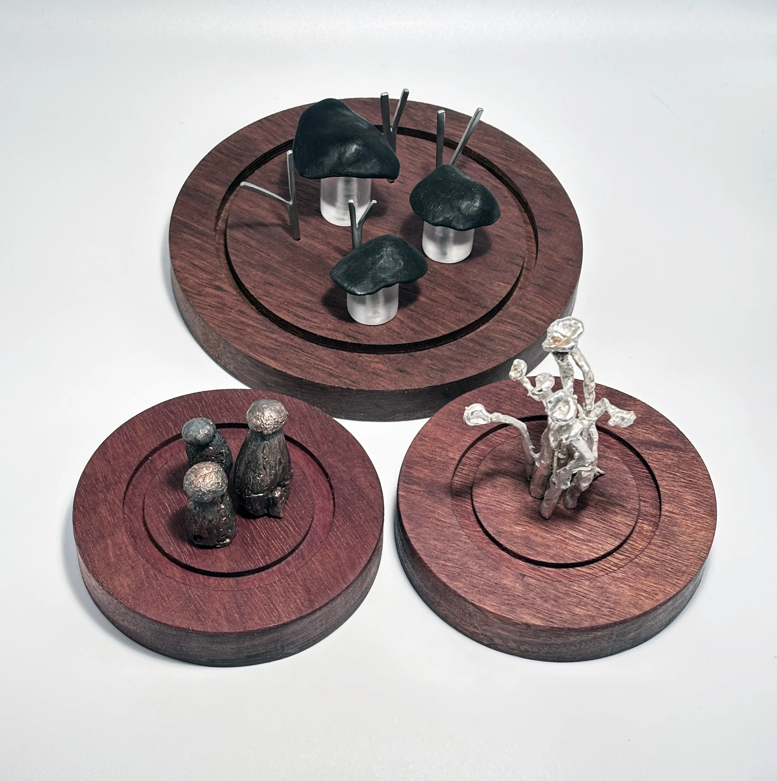 Faulds_Kate_Family gathering.jpeg