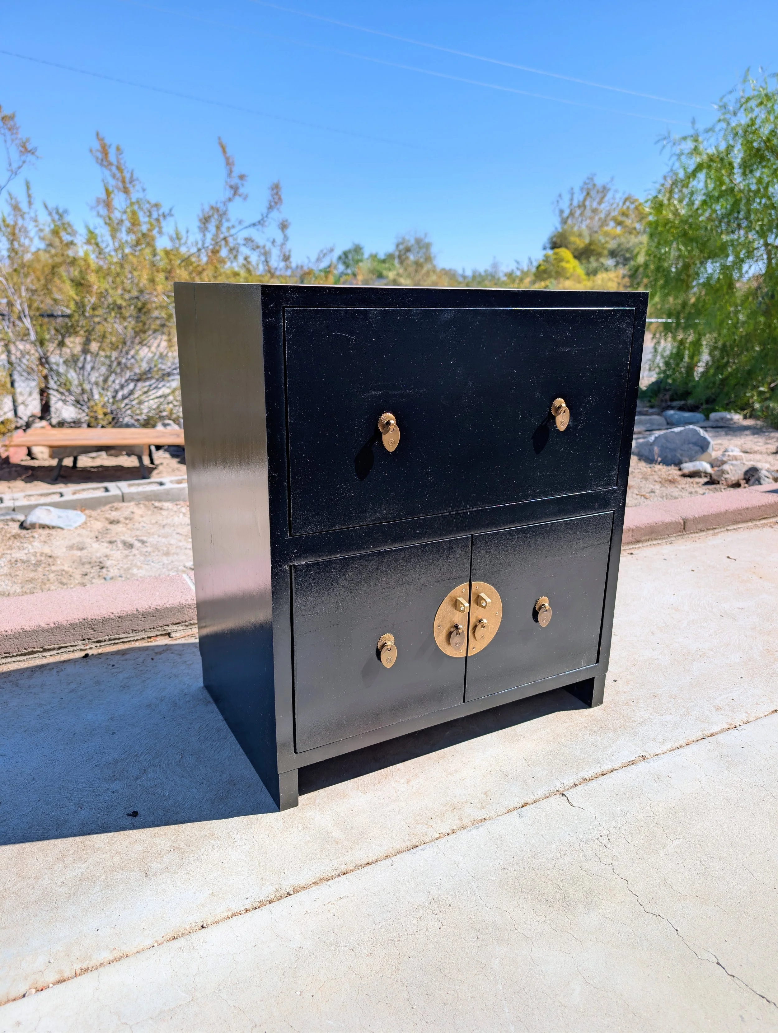 Robin Custom Vanity 23"20"13"