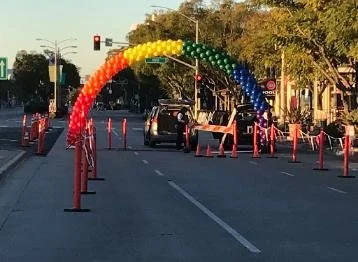 5k balloon arch.jpg
