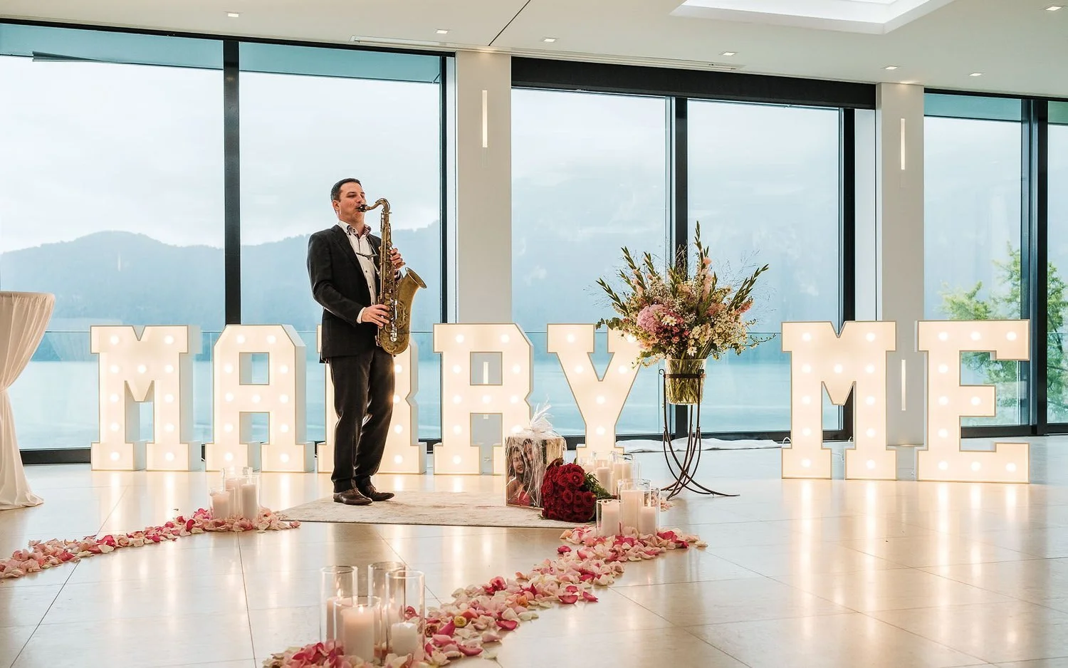 mieten heiratsantrag schweiz XXL MARRY ME Leuchtbuchstaben 3.jpeg