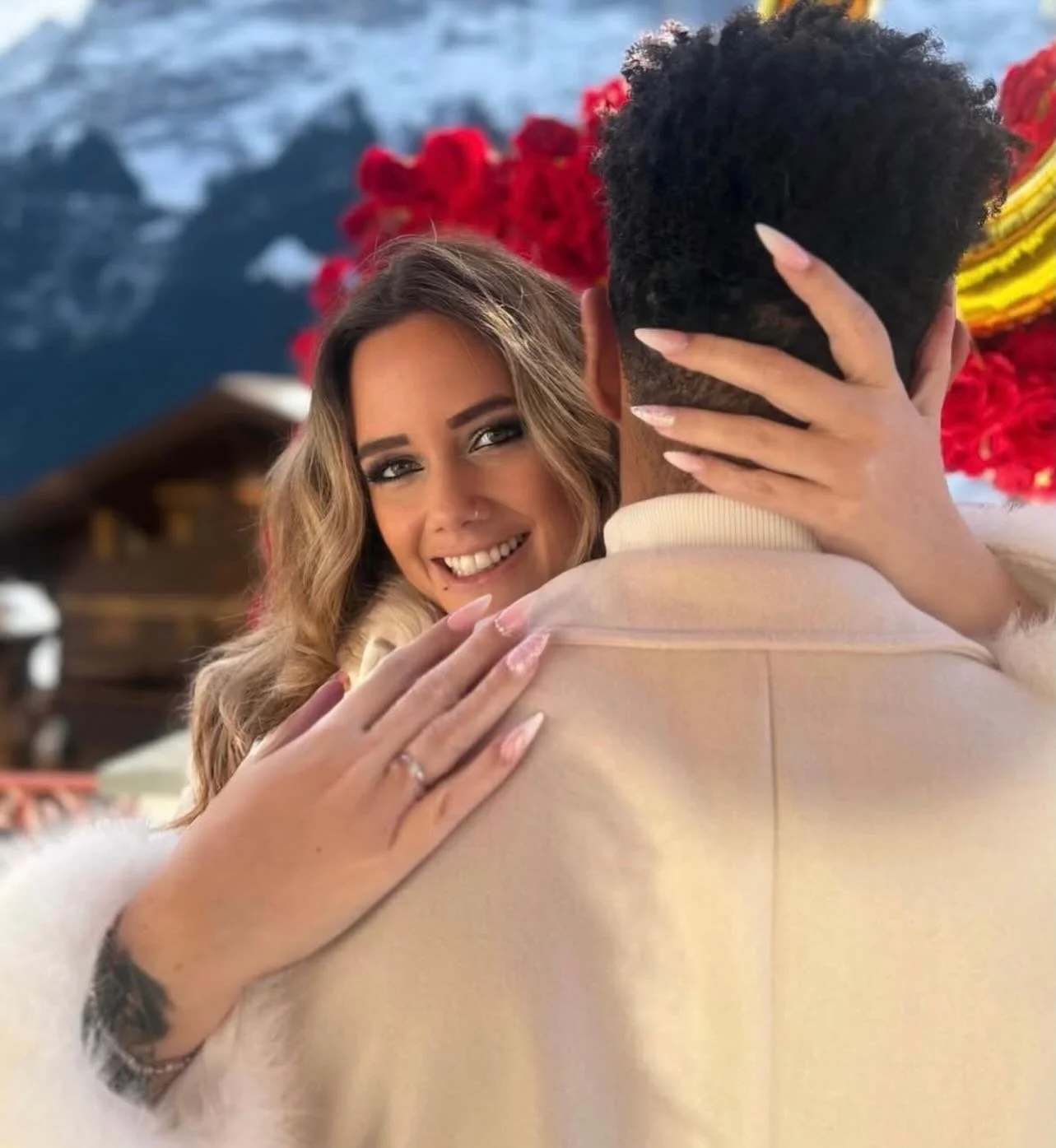 💍🇨🇭
Congratulations on your engagement, dear Stephanie and Andreas!

Location: @waldhuus.bellary
Decoration: @proposal_in_switzerland 
Couple: Stephanie &amp; Andreas: @cherryladyh @andreas.oko

#marriageproposal #proposalinswitzerland #uniqueprop