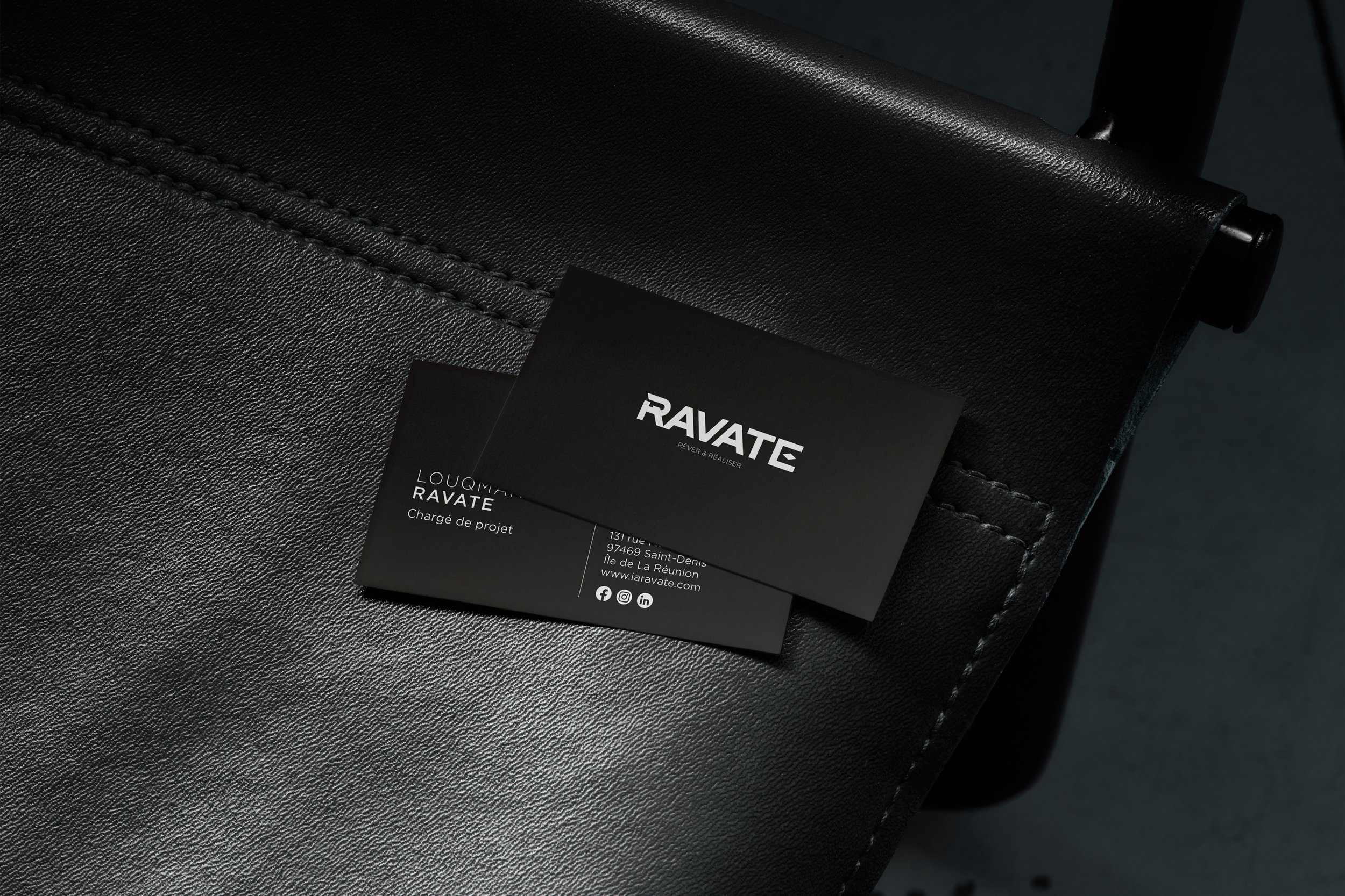 mockup-carte-visite-Ravate.jpg