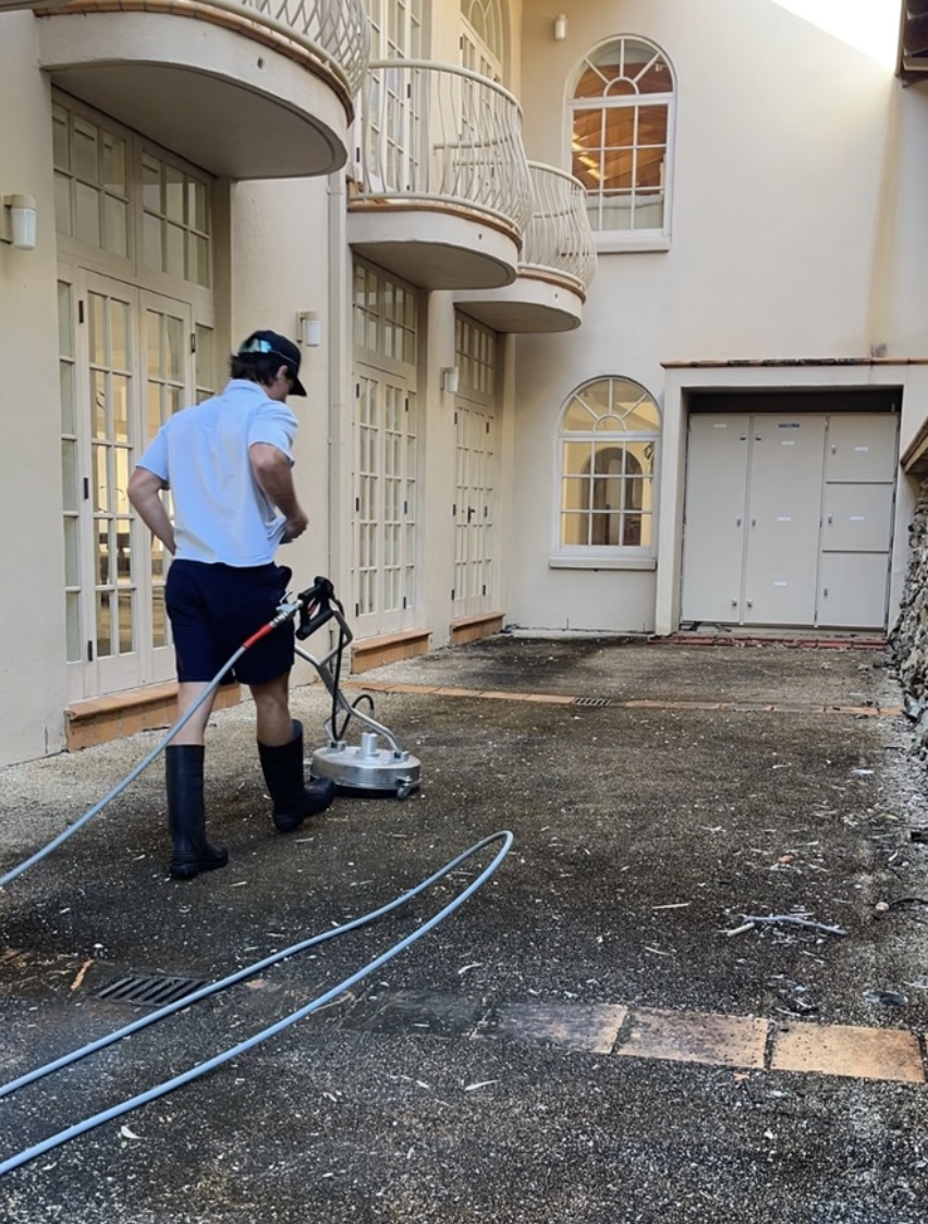 Pressure cleaning bulimba
