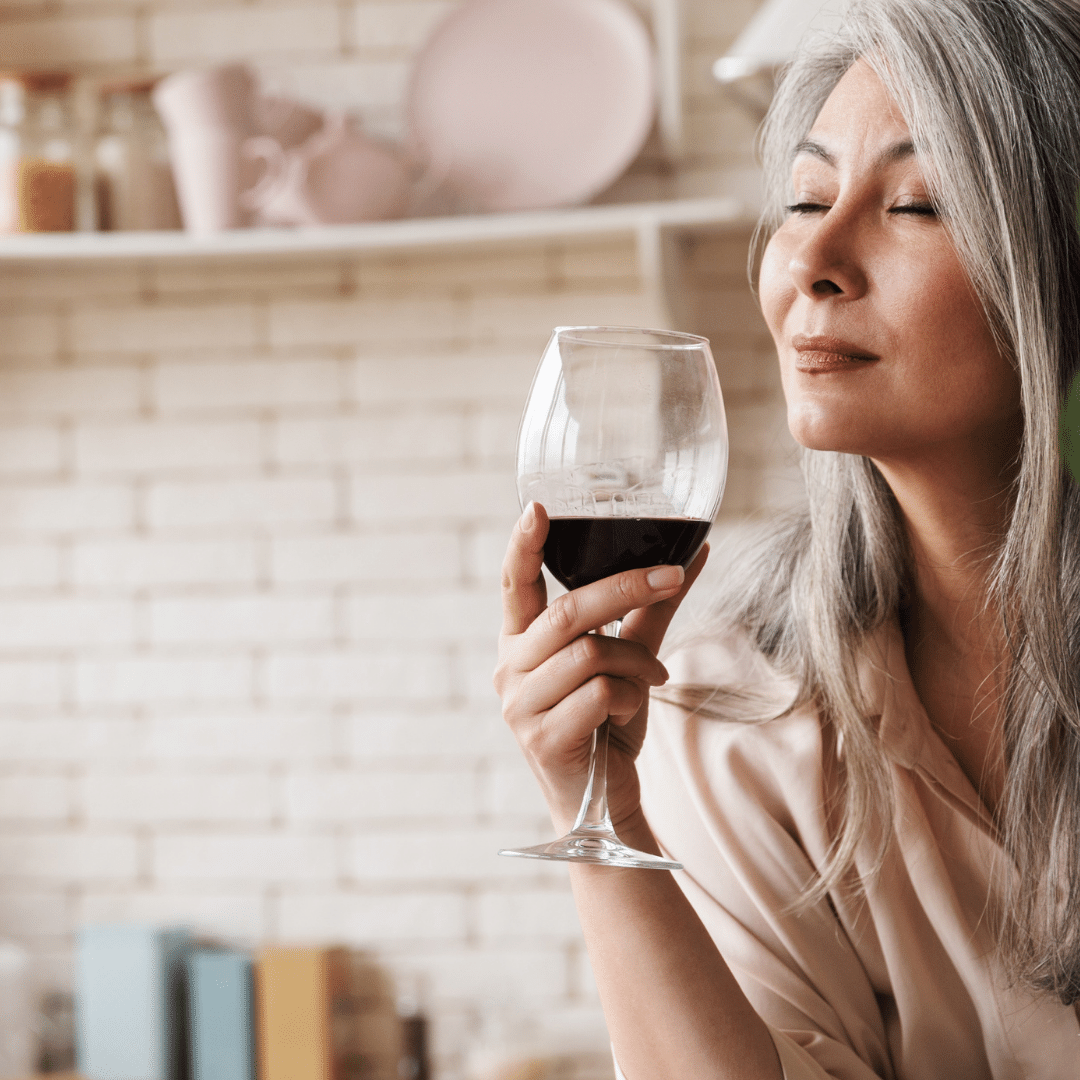 Perimenopause and Alcohol: How Drinking Can Trigger Hot Flashes, Anxiety, and Insomnia