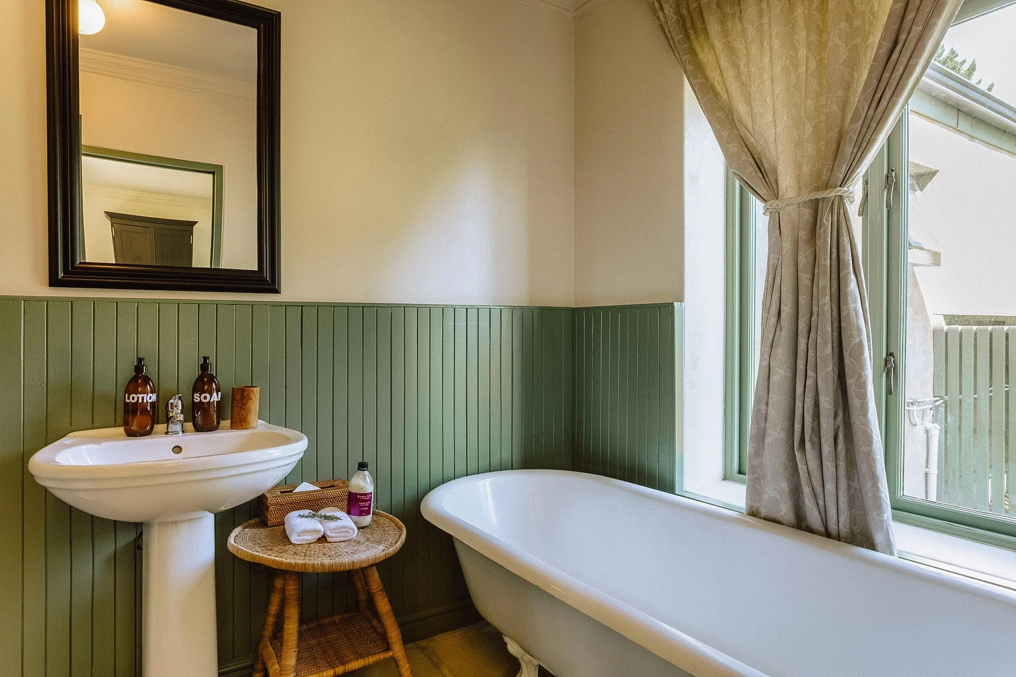 Moyas-Vineyard-MvR-2026-02-Interior-Bedroom-5-006.jpg