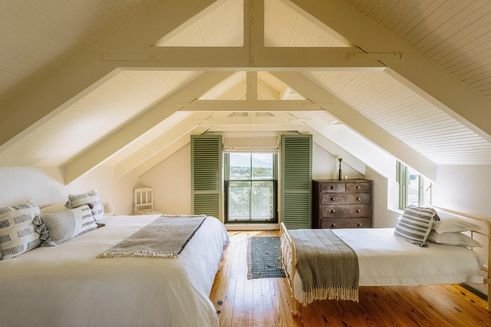 Moyas-Vineyard-MvR-2026-02-Interior-Bedroom-6-001.jpg