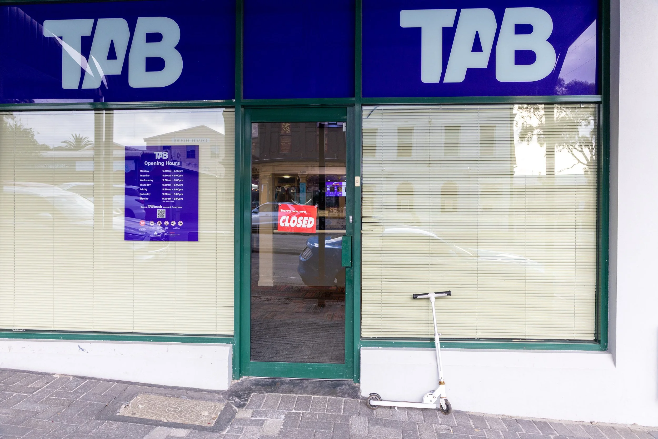 TAB SCOOTER (1 of 1).jpg