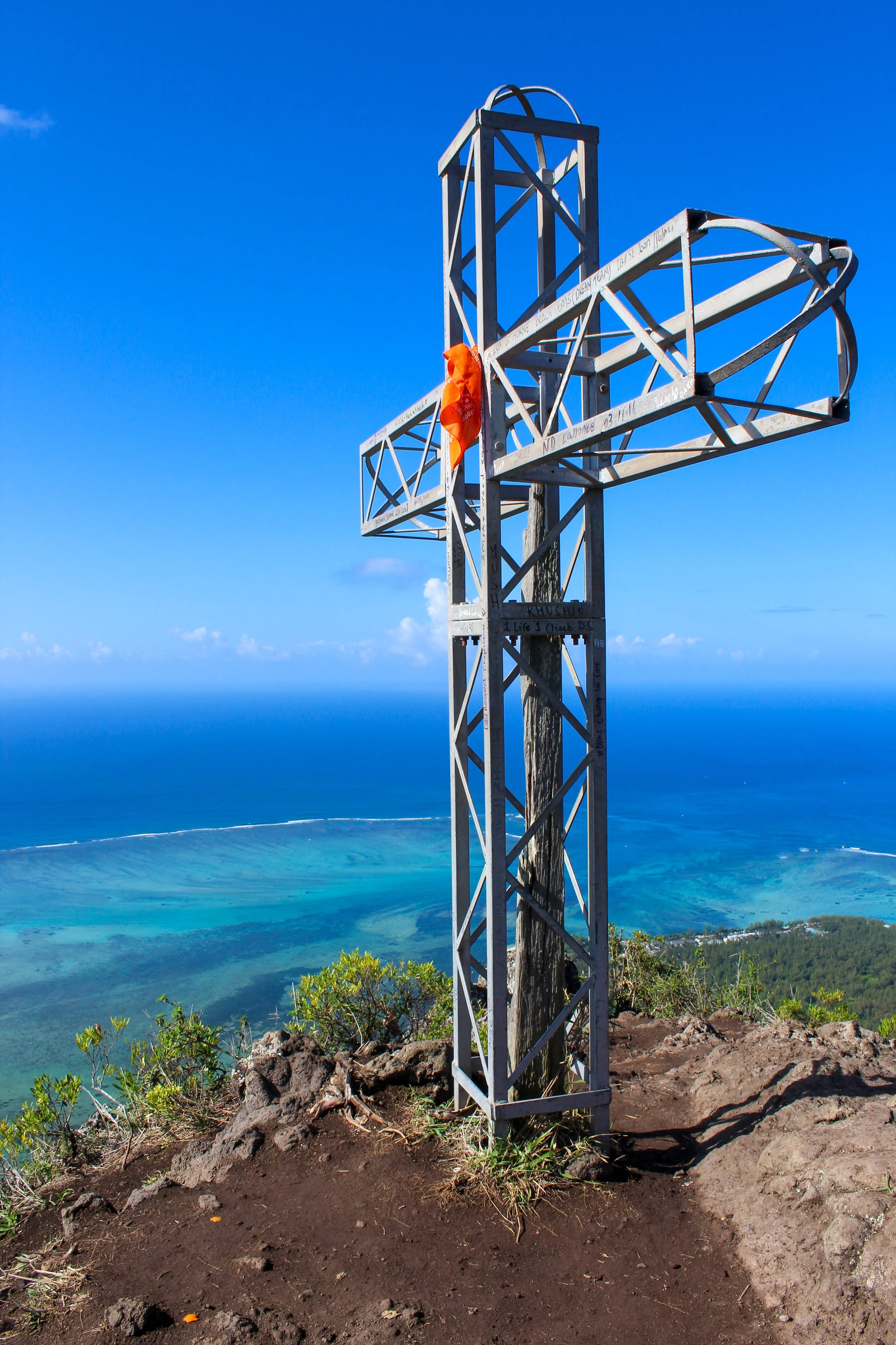 CROSS LE MORNE (1 of 1).jpg