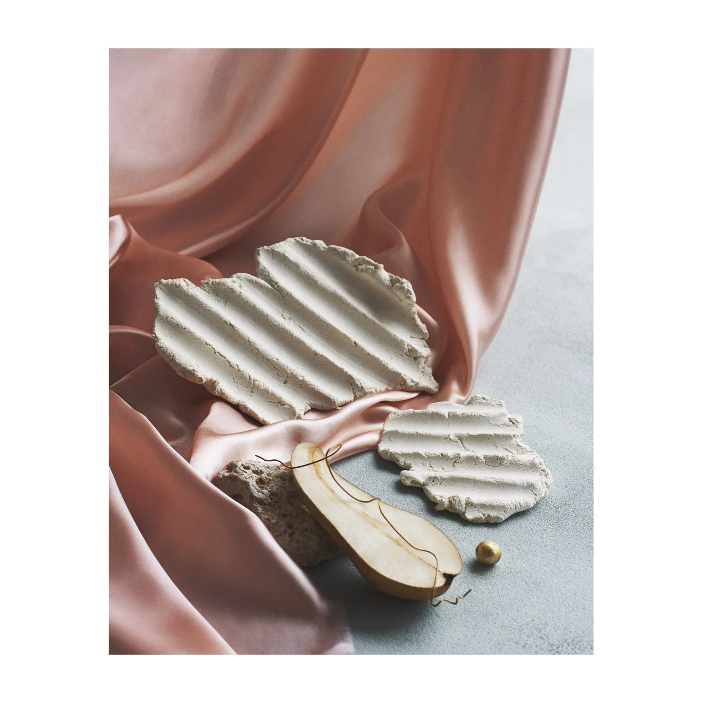 Dr&oslash;mmer mig tilbage til flere pink dage med @yonobistudio 💗

Yonobi keramik &ndash; deres kurser, ekspertise og lidt lyser&oslash;dt &ndash; sl&aring;r aldrig fejl.

Tilf&oslash;j lidt f&oslash;lelse, strandfund og rolig &aelig;stetik &ndash;