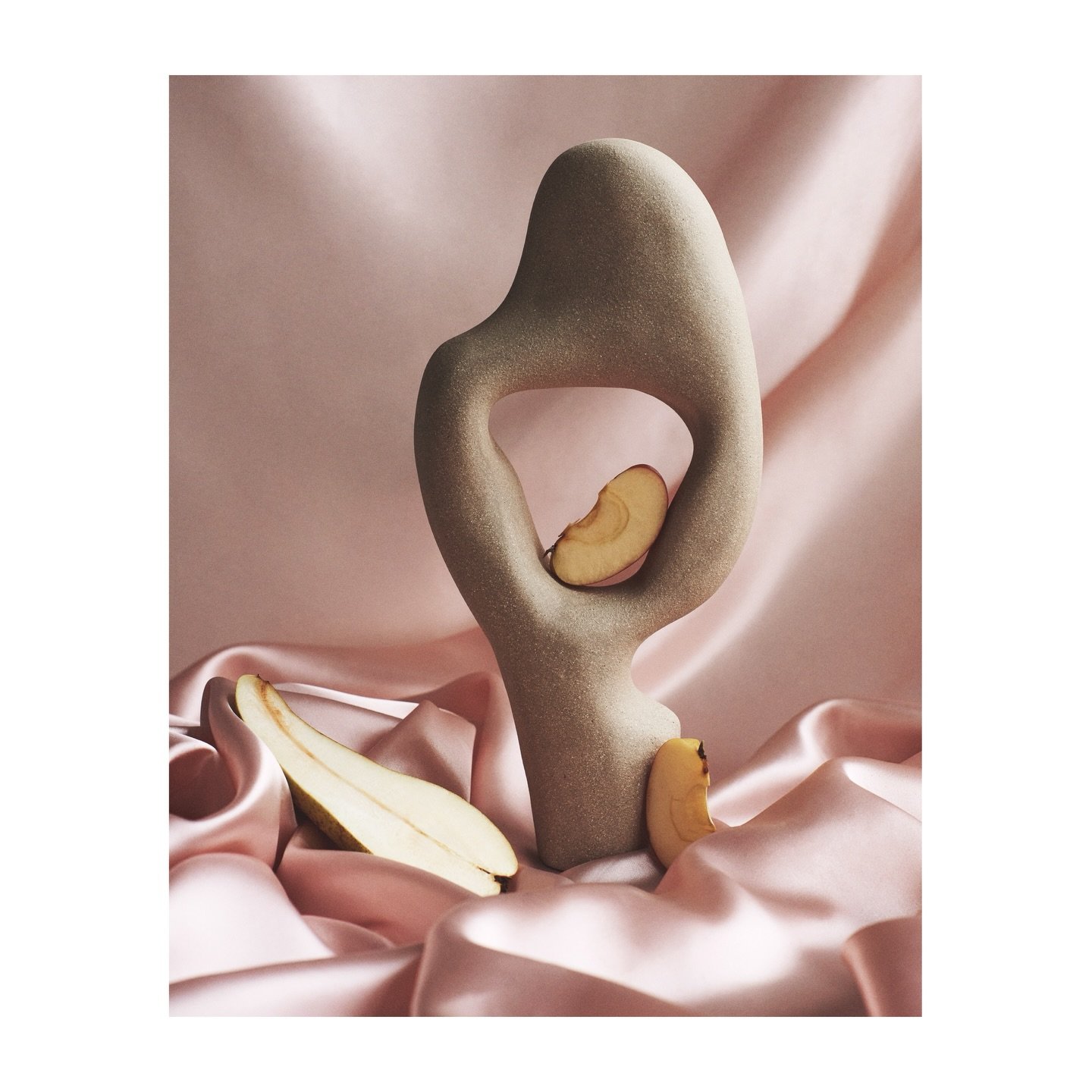 Dr&oslash;mmer mig tilbage til flere pink dage med @yonobistudio 💗

Yonobi keramik &ndash; deres kurser, ekspertise og lidt lyser&oslash;dt &ndash; sl&aring;r aldrig fejl.

Tilf&oslash;j lidt f&oslash;lelse, strandfund og rolig &aelig;stetik &ndash;