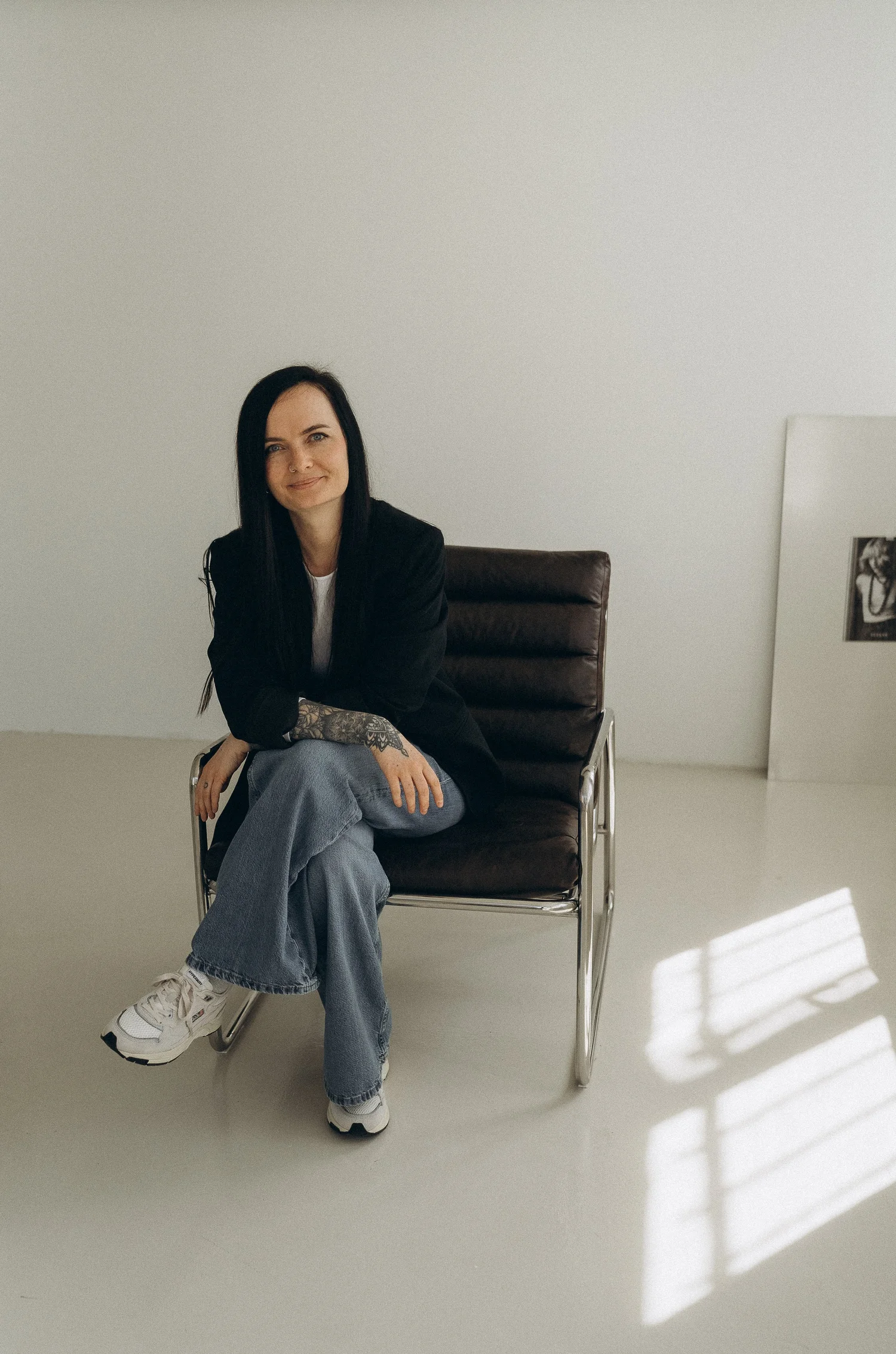Carolin Poetschel, Designerin und Instapoetin, im Studio