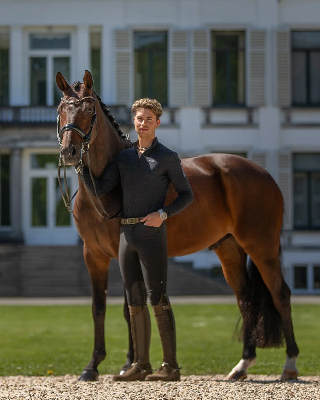AnnVisser-Fotografie-sportpaard-paleis-met-man.jpg