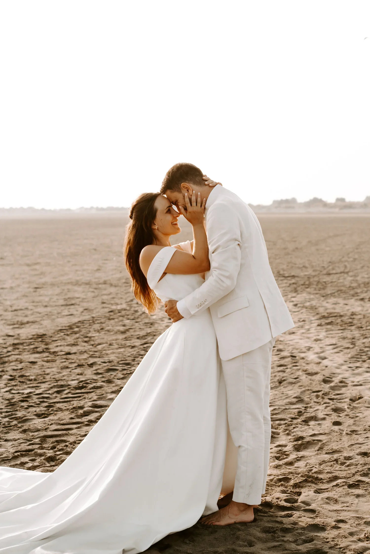 seance-photos-dayafter-plage-mariage-thelovers-photographe15.jpg.webp