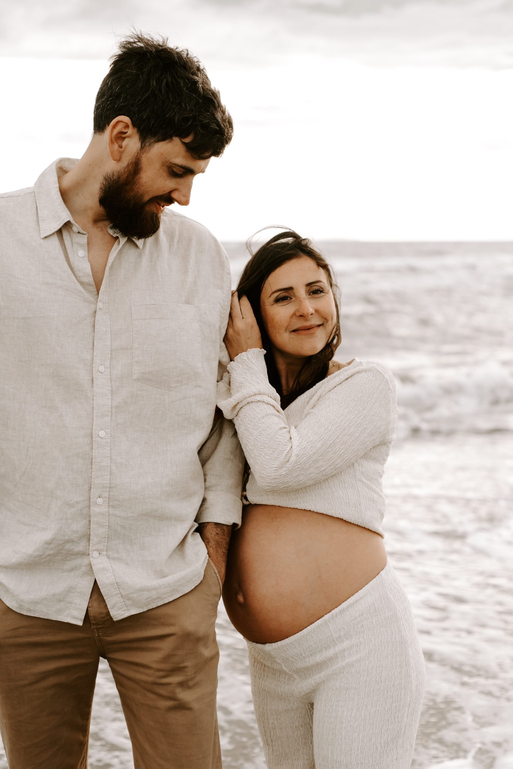 seance-grossesse-plage-espiguette-photographe-julieronaldmarcel-thelovers38.jpg