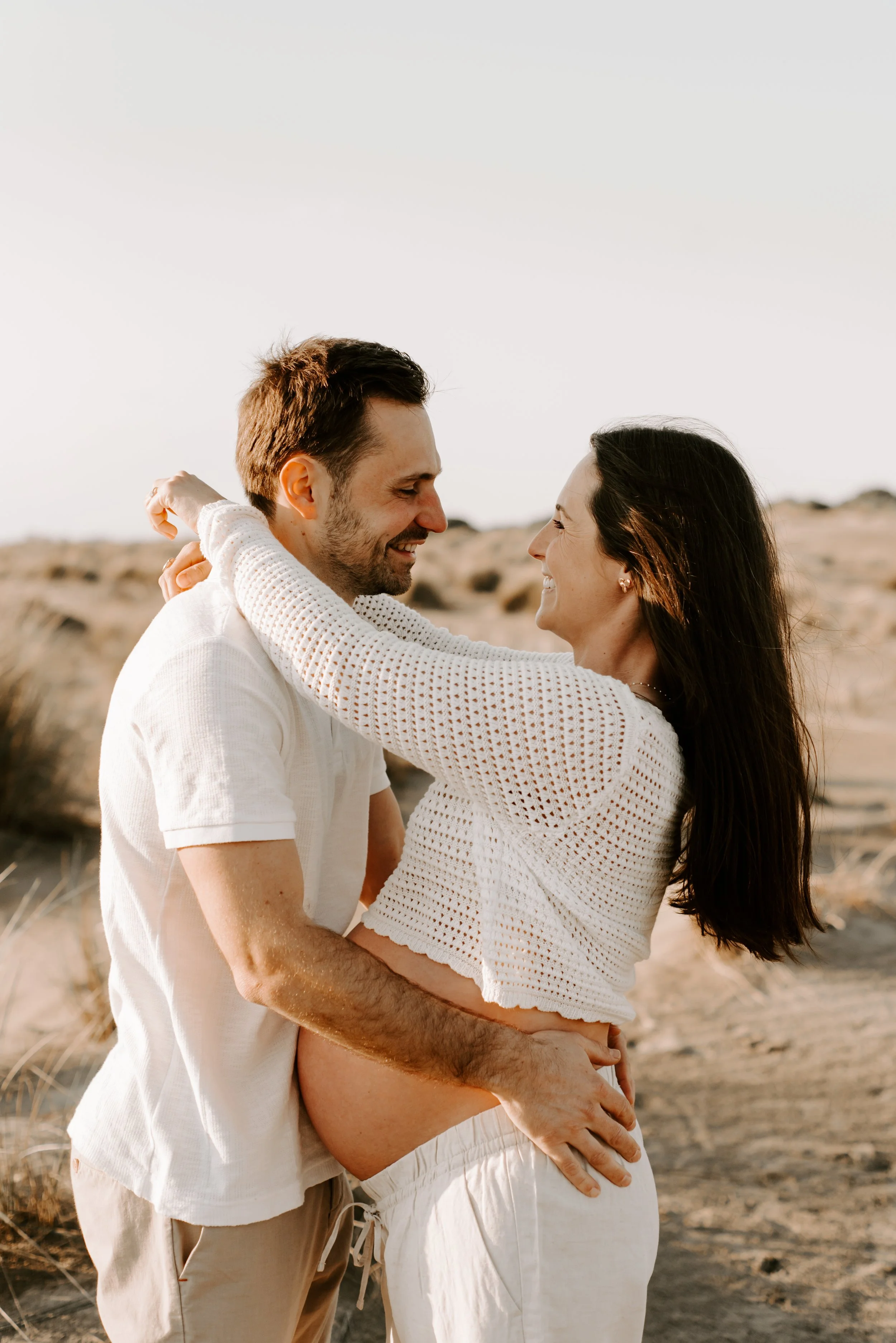 seance-photos-grossesse-plage-espiguette-celia+lucas-thelovers19.jpg