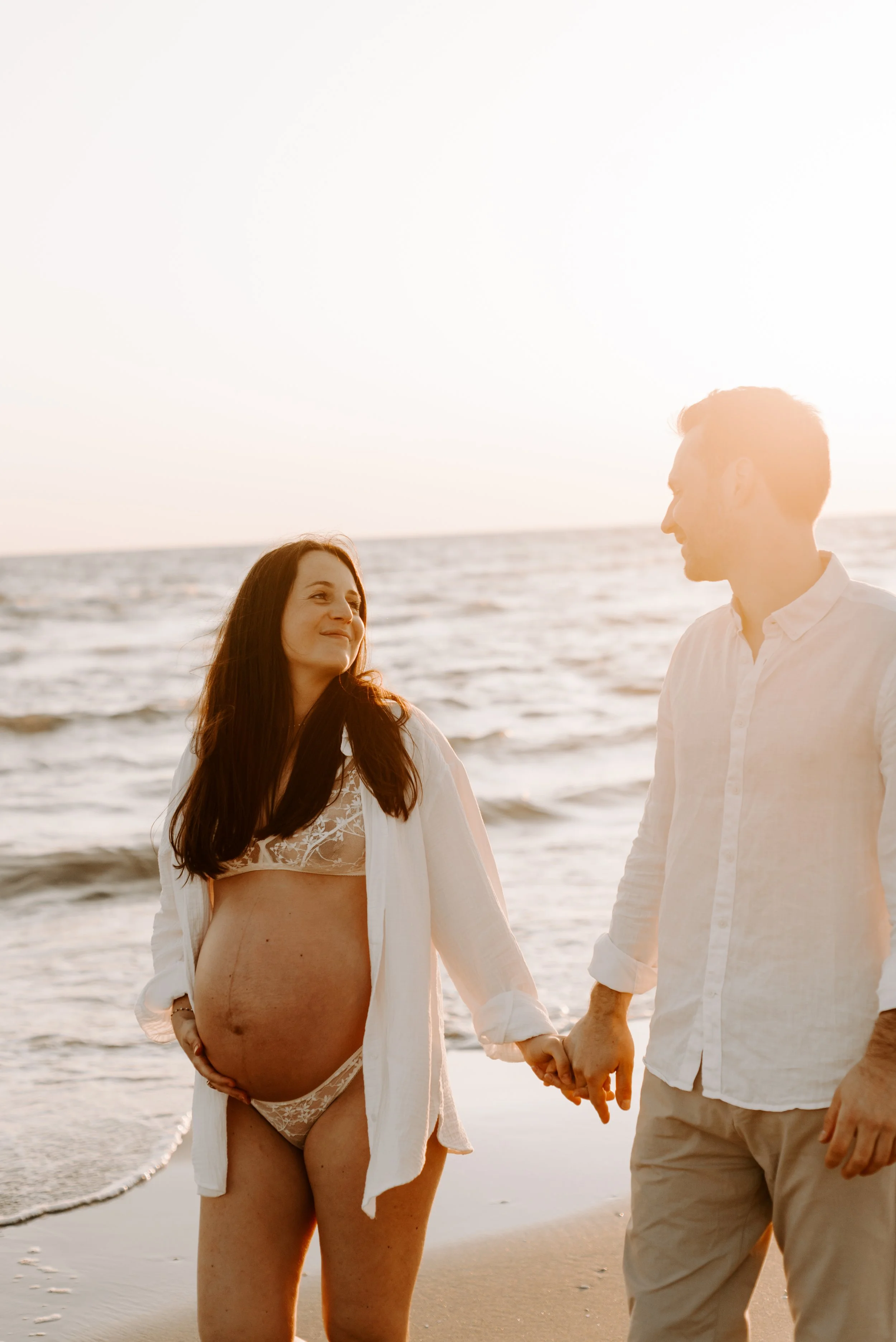 seance-photos-grossesse-plage-espiguette-celia+lucas-thelovers109.jpg