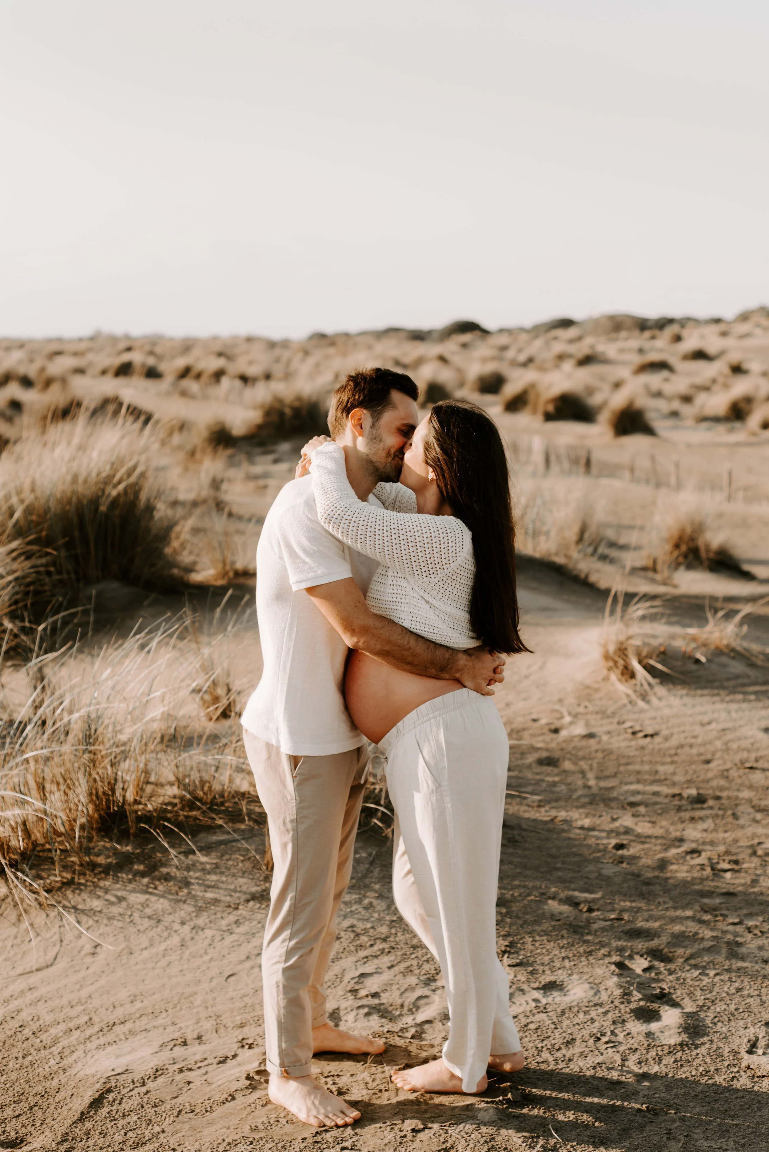 seance-photos-grossesse-plage-espiguette-celia+lucas-thelovers16.jpg