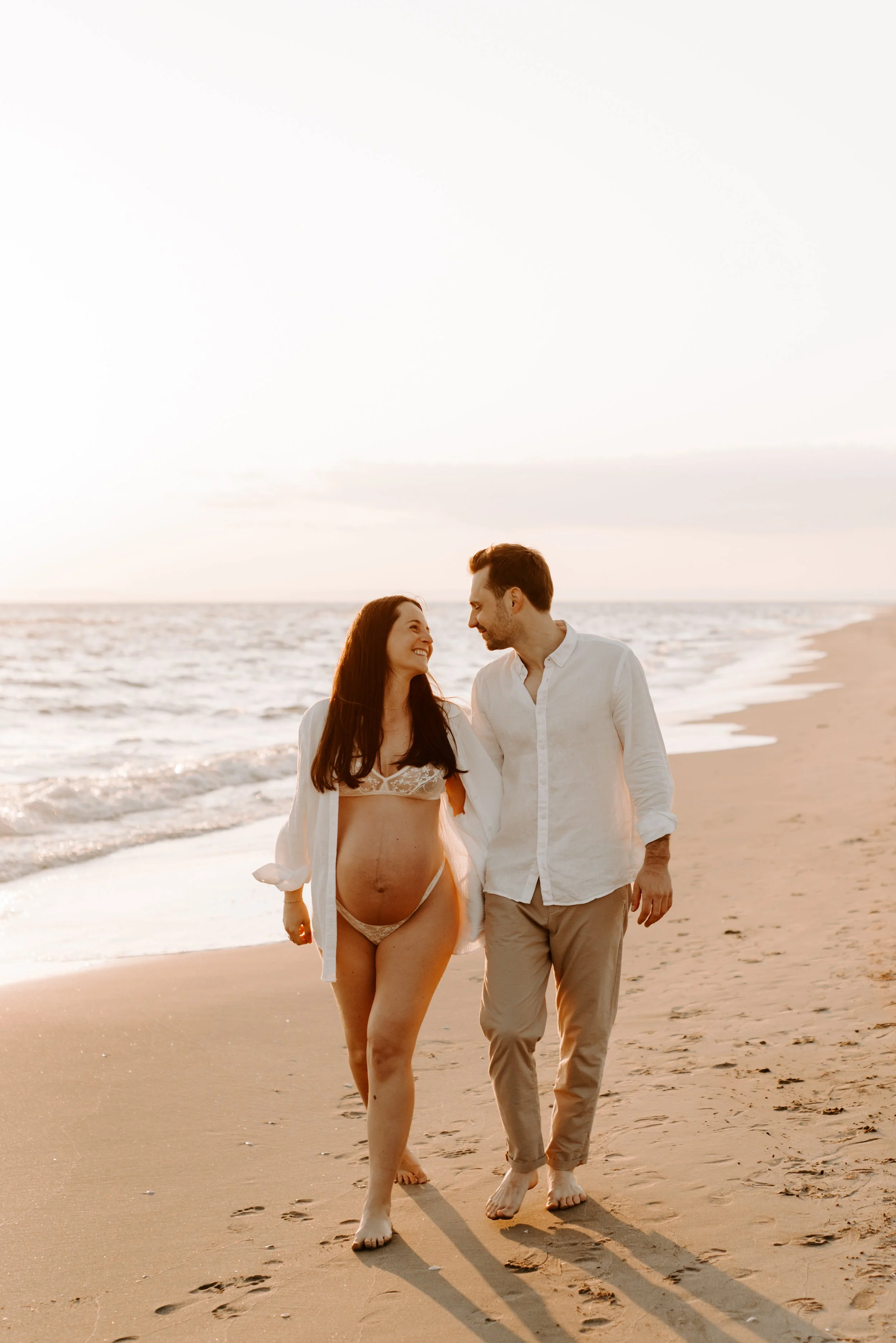 seance-photos-grossesse-plage-espiguette-celia+lucas-thelovers115.jpg