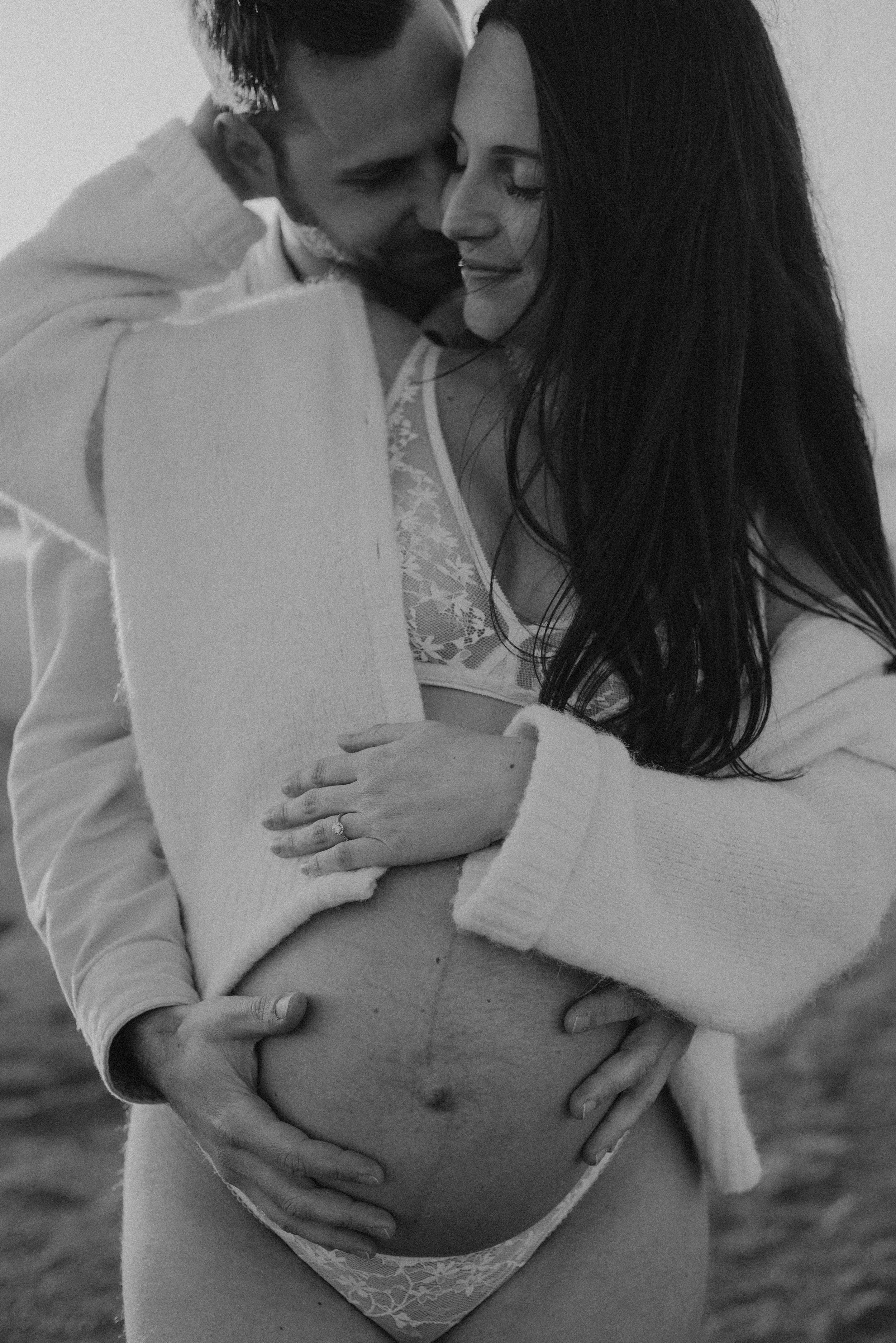 seance-photos-grossesse-plage-espiguette-celia+lucas-thelovers95.jpg
