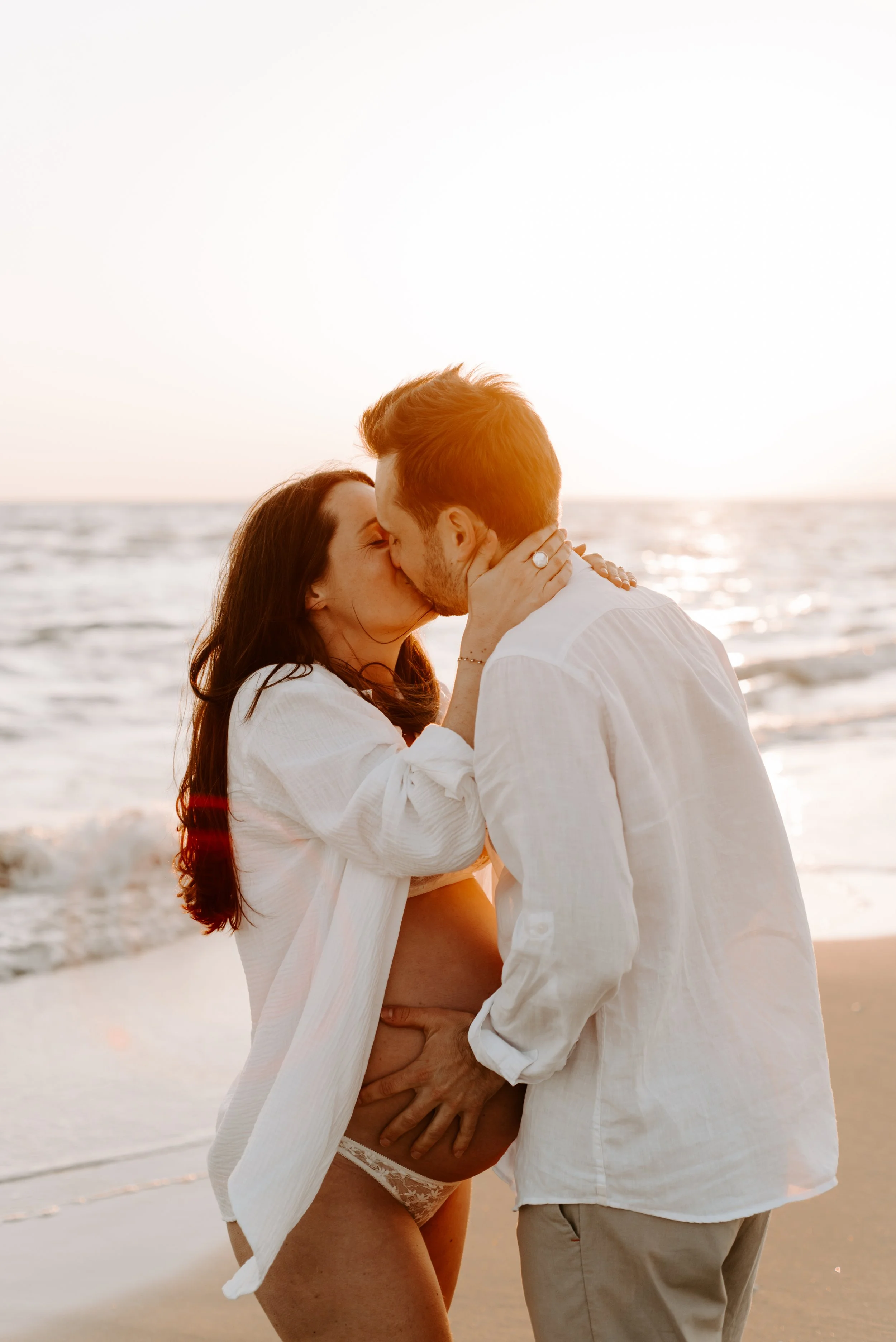 seance-photos-grossesse-plage-espiguette-celia+lucas-thelovers134.jpg