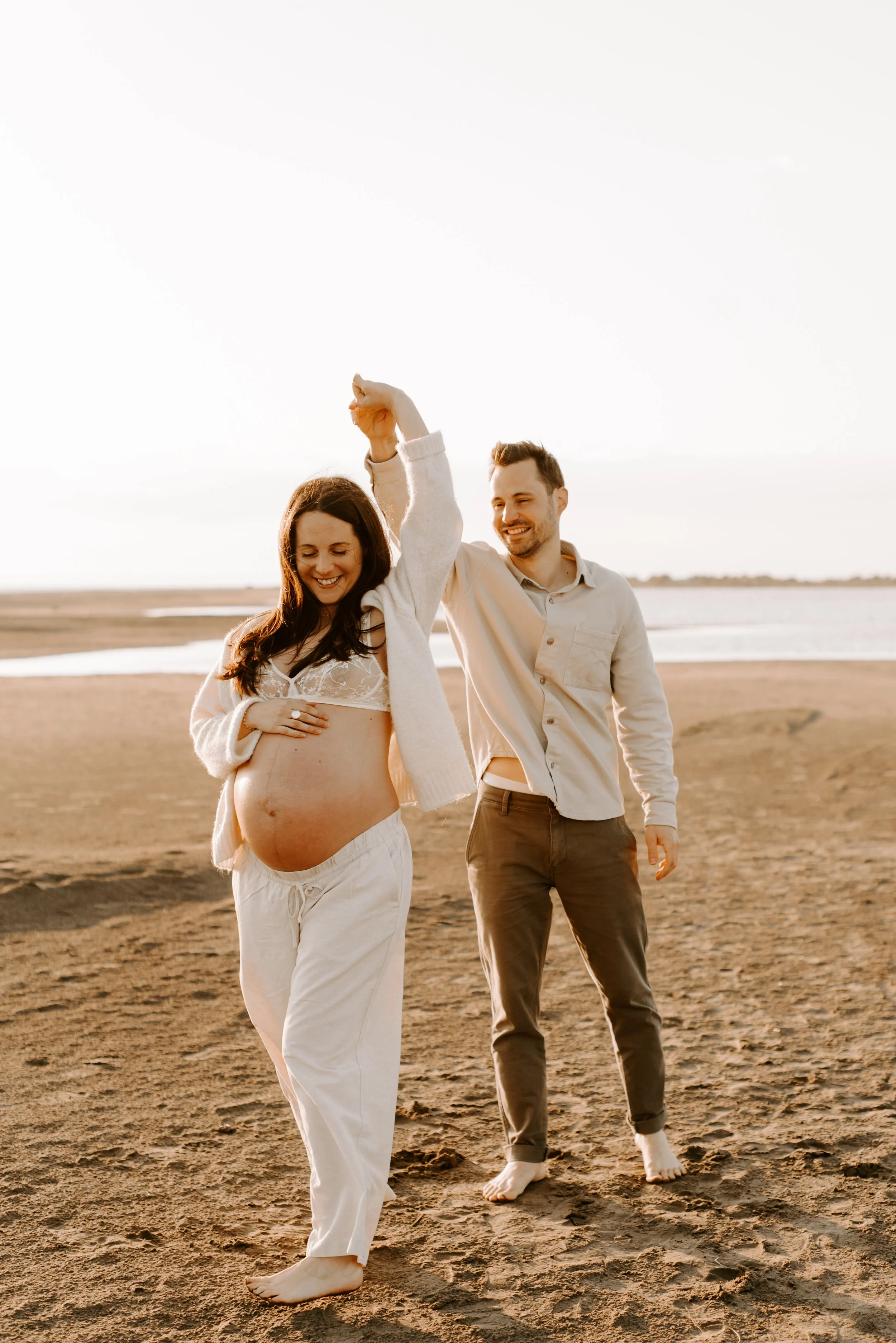 seance-photos-grossesse-plage-espiguette-celia+lucas-thelovers84.jpg