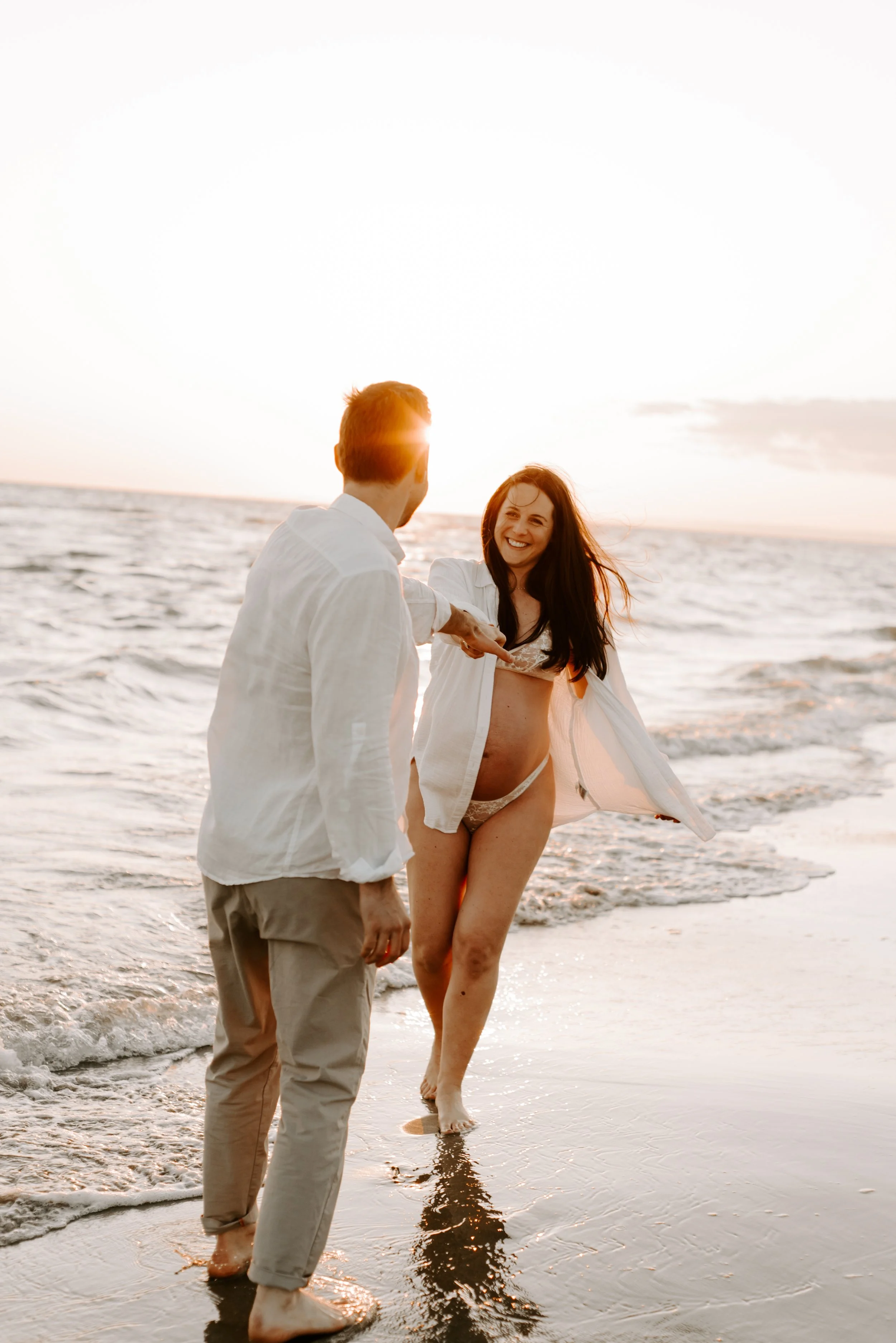 seance-photos-grossesse-plage-espiguette-celia+lucas-thelovers148.jpg