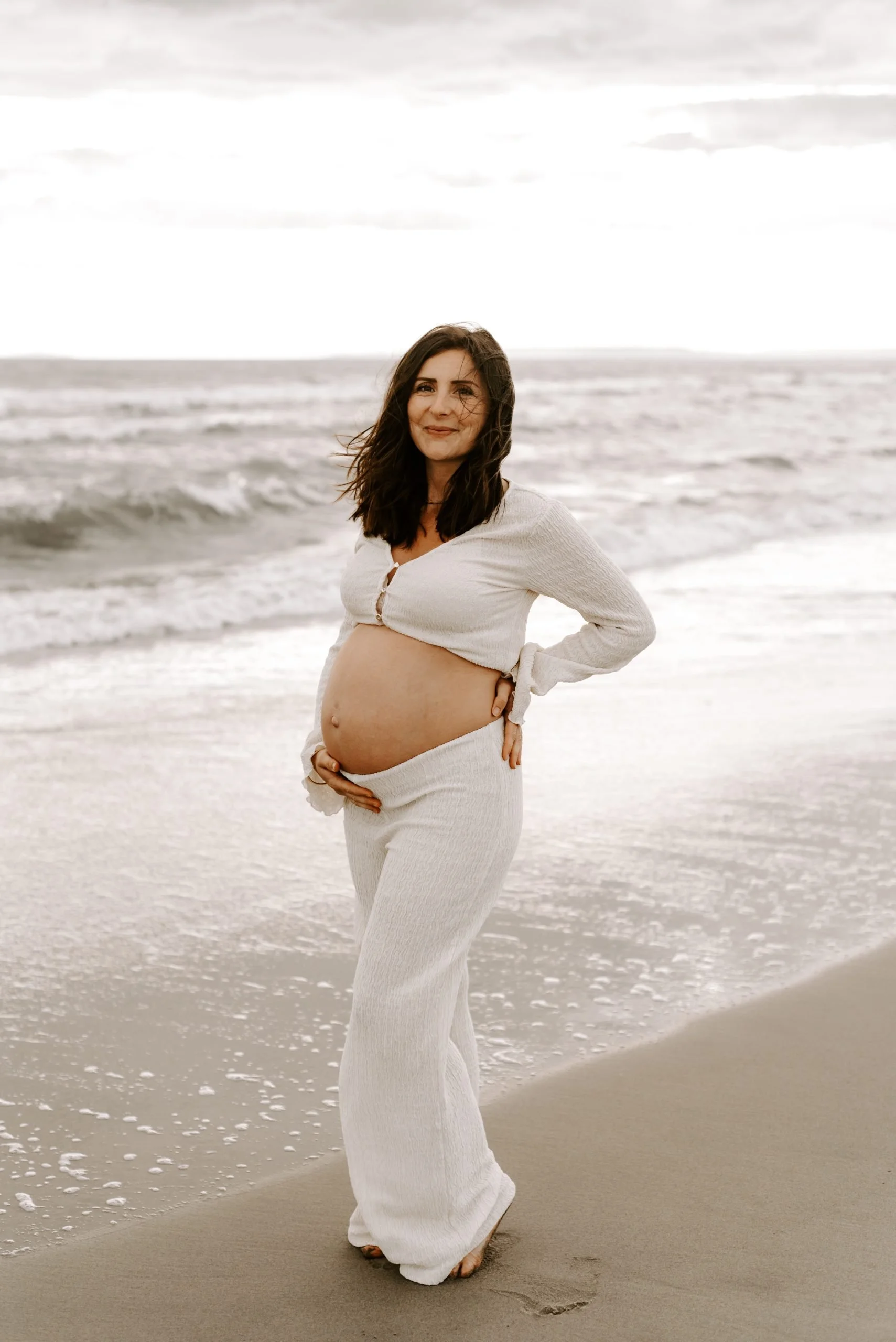 seance-grossesse-plage-espiguette-photographe-julieronaldmarcel-thelovers34.jpg