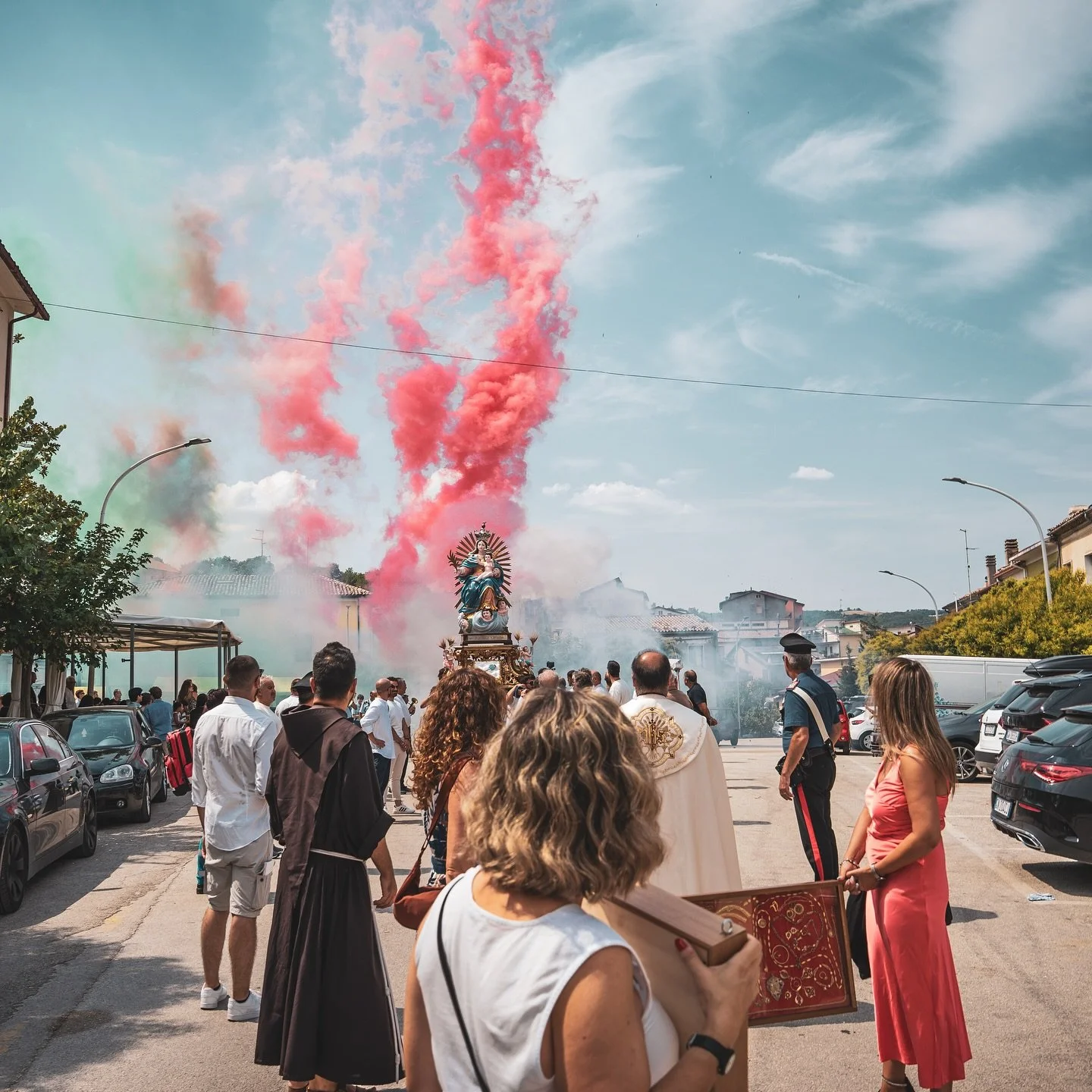 Oggi &egrave; la giornata mondiale della fotografia. 
Ed io voglio omaggiarla cos&igrave;: non con uno scatto tecnicamente perfetto, perch&eacute; quel botto ci ha preso tutti di sorpresa, ma con la capacit&agrave; di raccontare una storia, adattando
