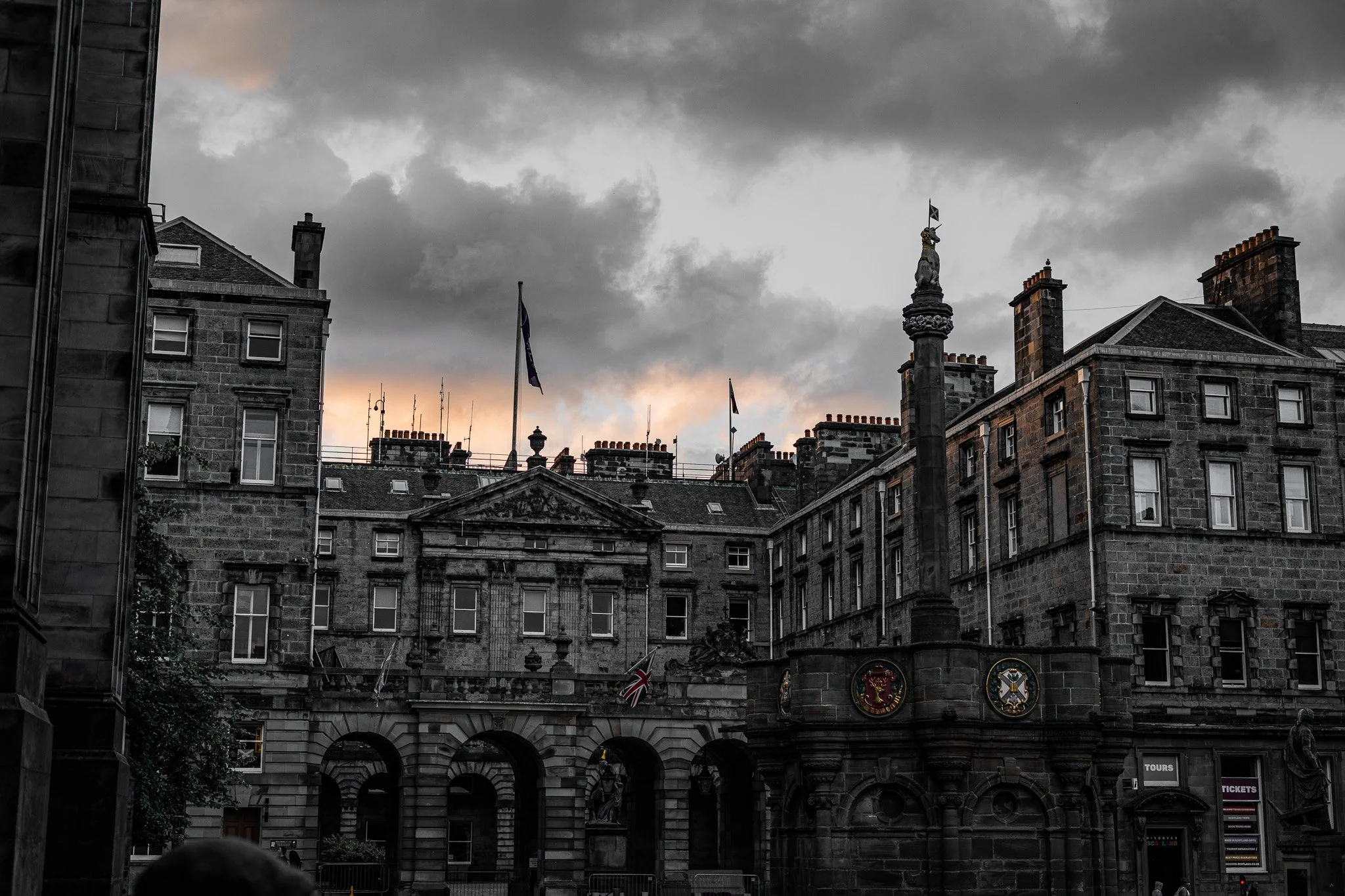 VIBES OF EDINBURGH