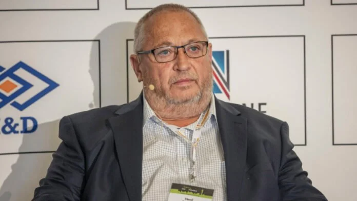 Sibanye-Stillwater saddles up with Chinese in bid for Mopani Copper 