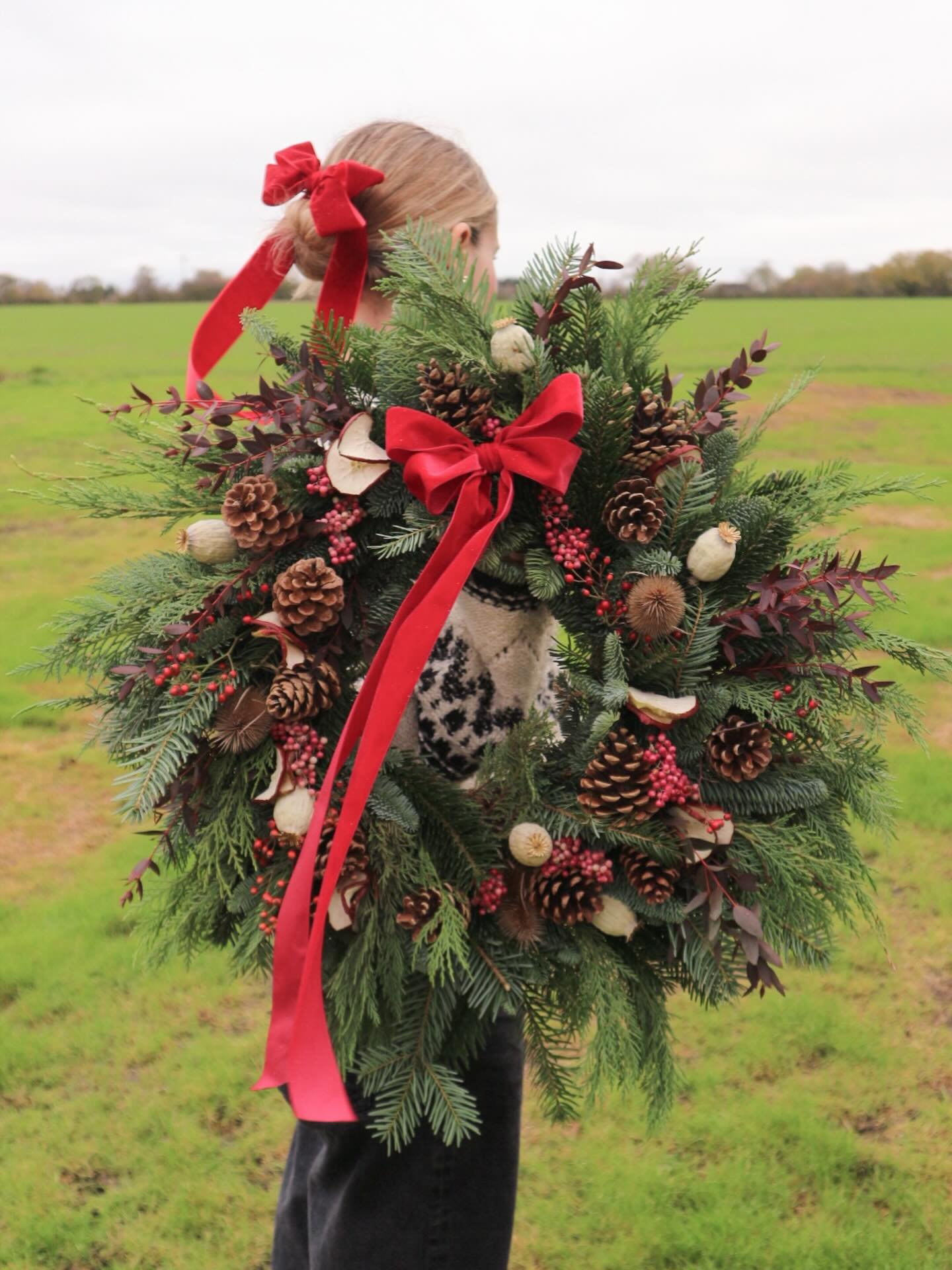 When you start dressing like your wreathes... 🎀