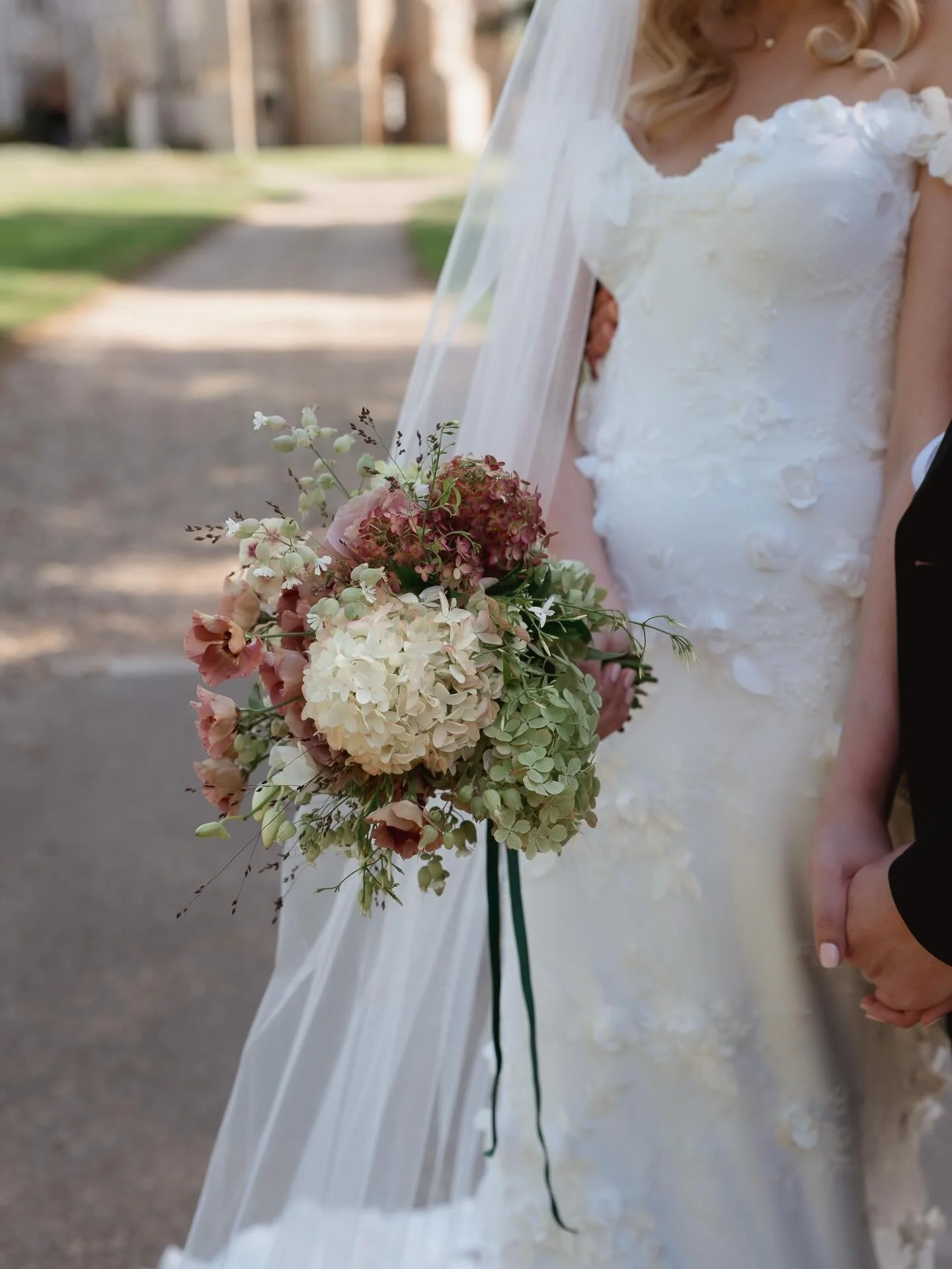 Chloe and James' day at @butleypriory 🌿 
It was such a lovely sunny September day. Chloe's dress was stunning and went so well with her bouquet. I loved Chloe's bridesmaids dresses too, so elegant and modern and went so nicely with the simple hydran