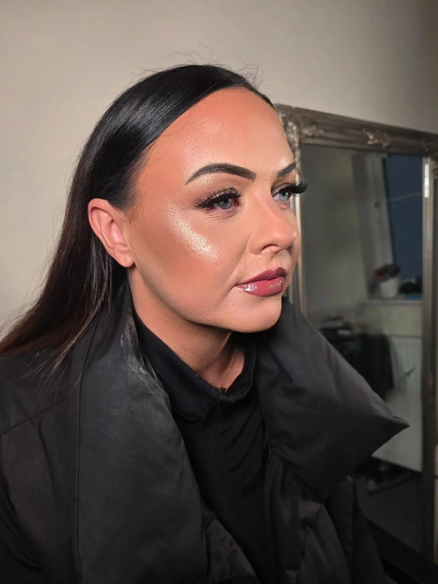 ✨️ R A C H E L ✨️ 

Soft glam with a luminous finish ✨
Glowing skin, defined eyes, and a polished lip 🤍