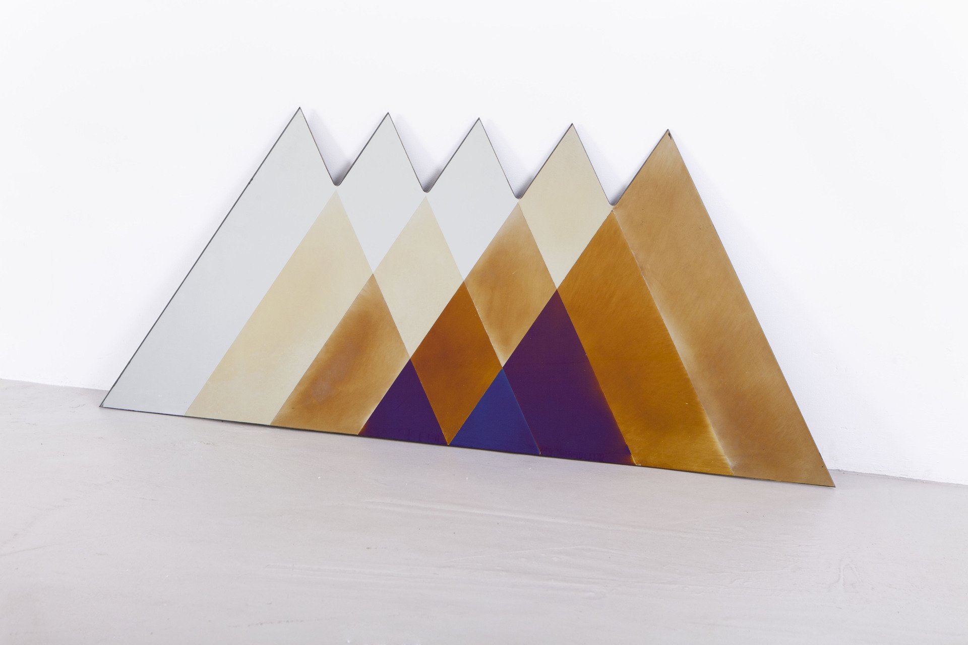 7.transnatural_lex_pott&david_derksen_transiencemirror_triangle_large_02.jpg