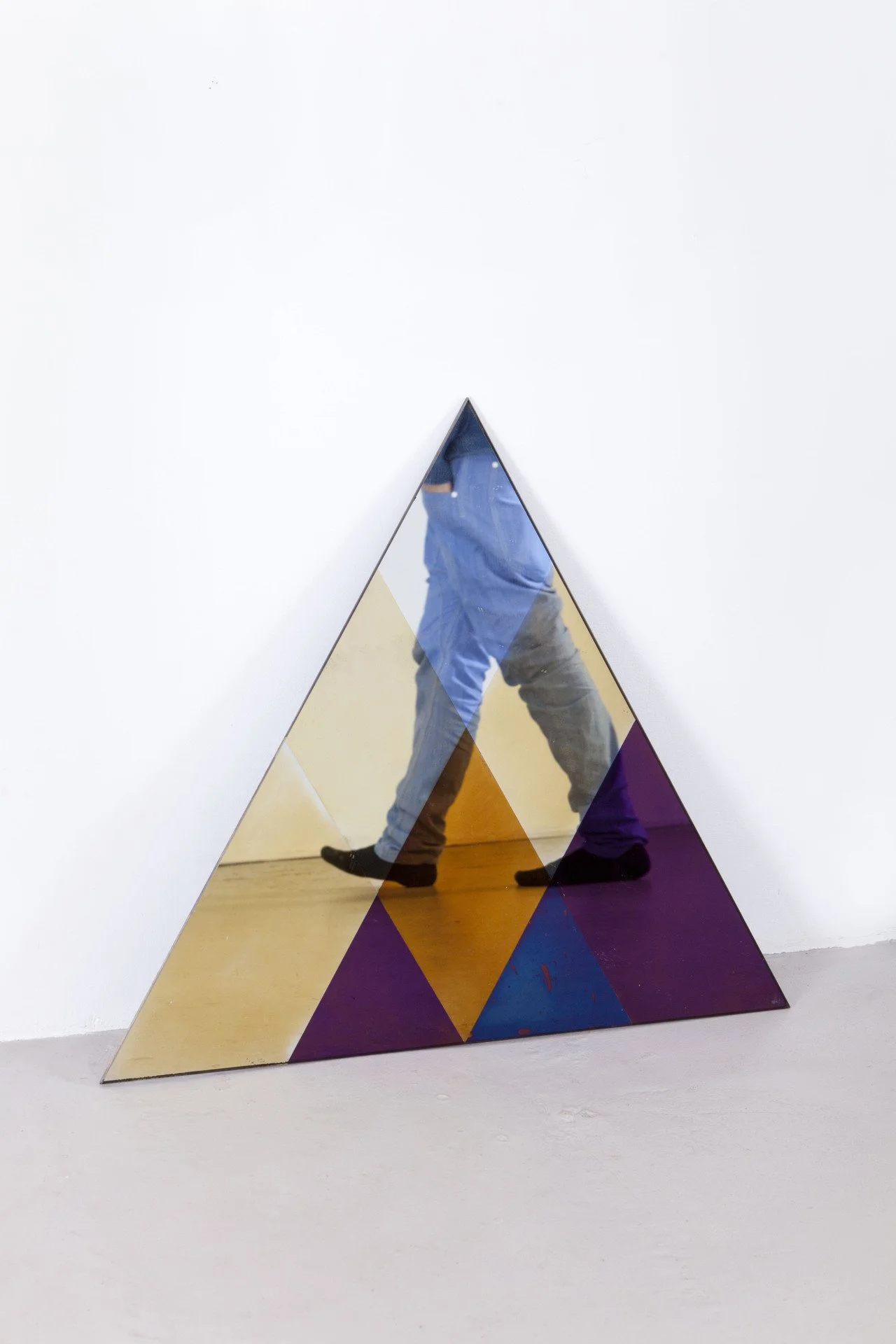 2.transnatural_lex_pott&david_derksen_transiencemirror_triangle_02.jpg