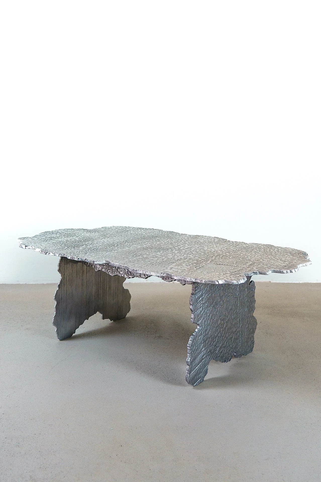 3.transnatural_studio_thus_that_crust_table_07.jpg