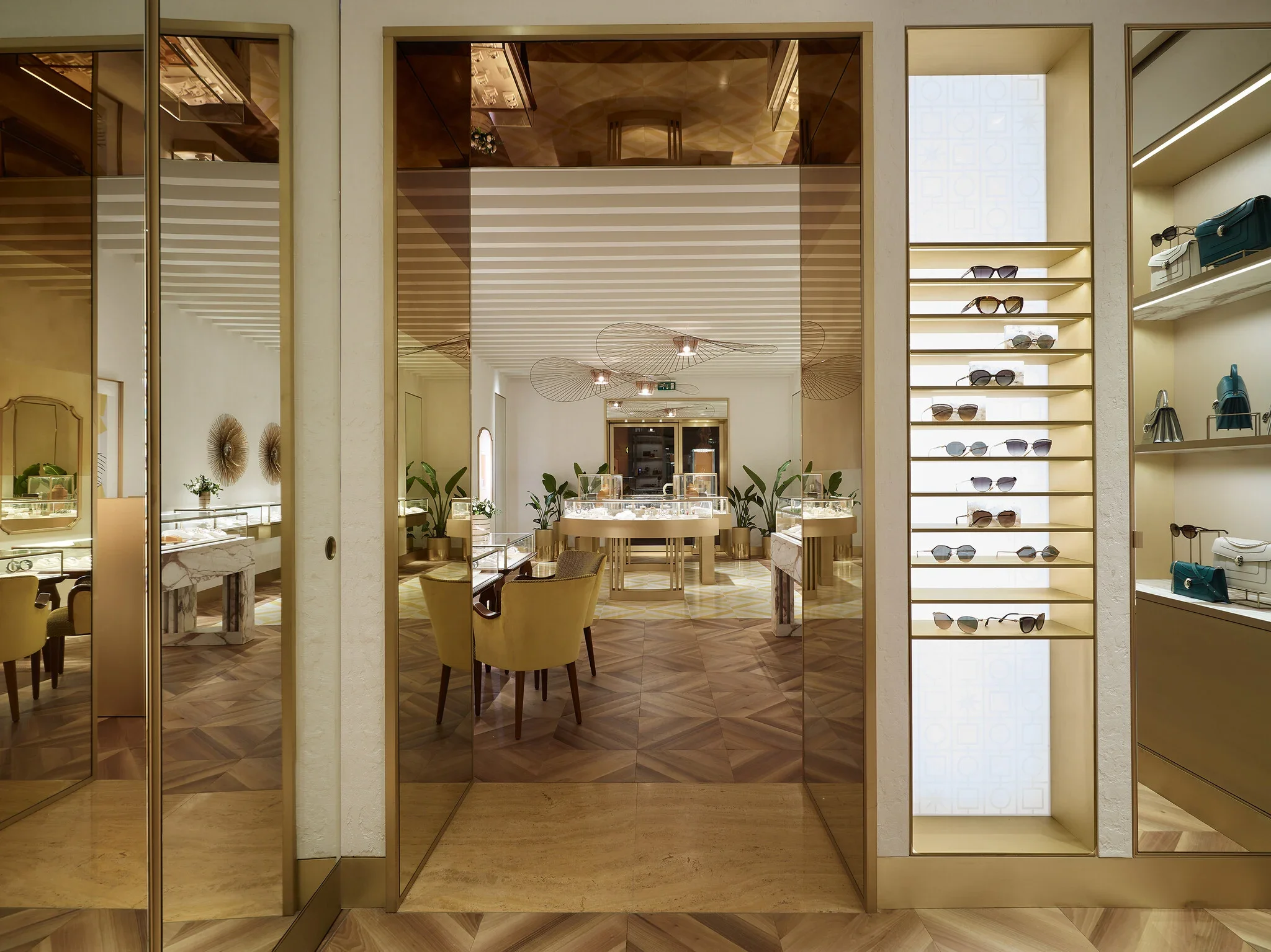 Transnatural_LexPott&DavidDerksen_Custom Transience_Mirror_Passage(3).webp
