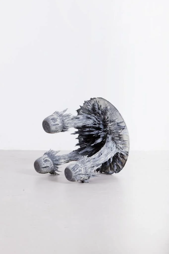 Transnatural_Jólan_van_der_Wiel_Gravity stool(5).jpg