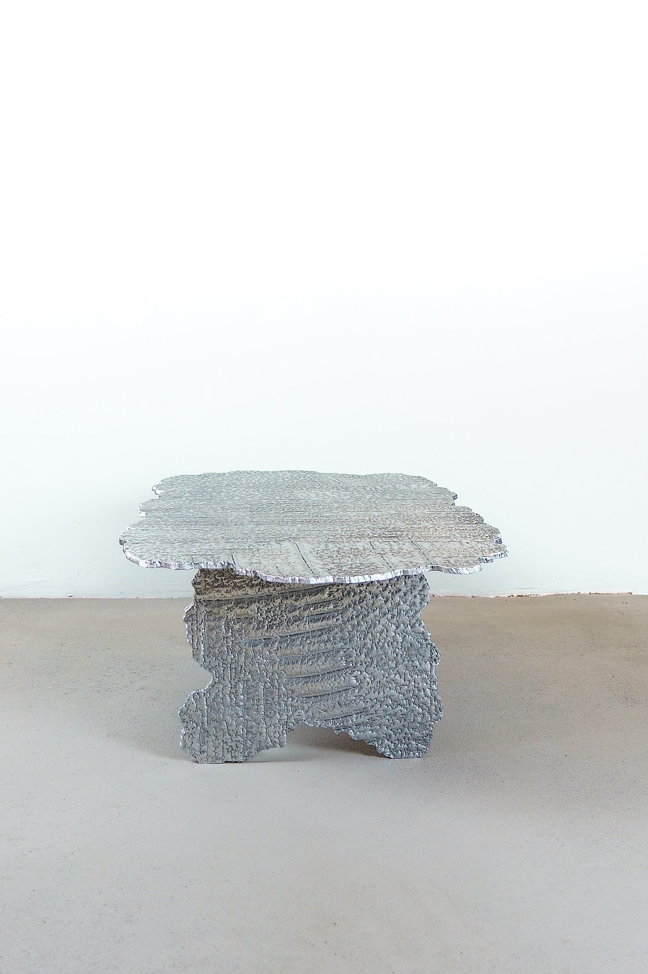3.transnatural_studio_thus_that_crust_table_05.jpg