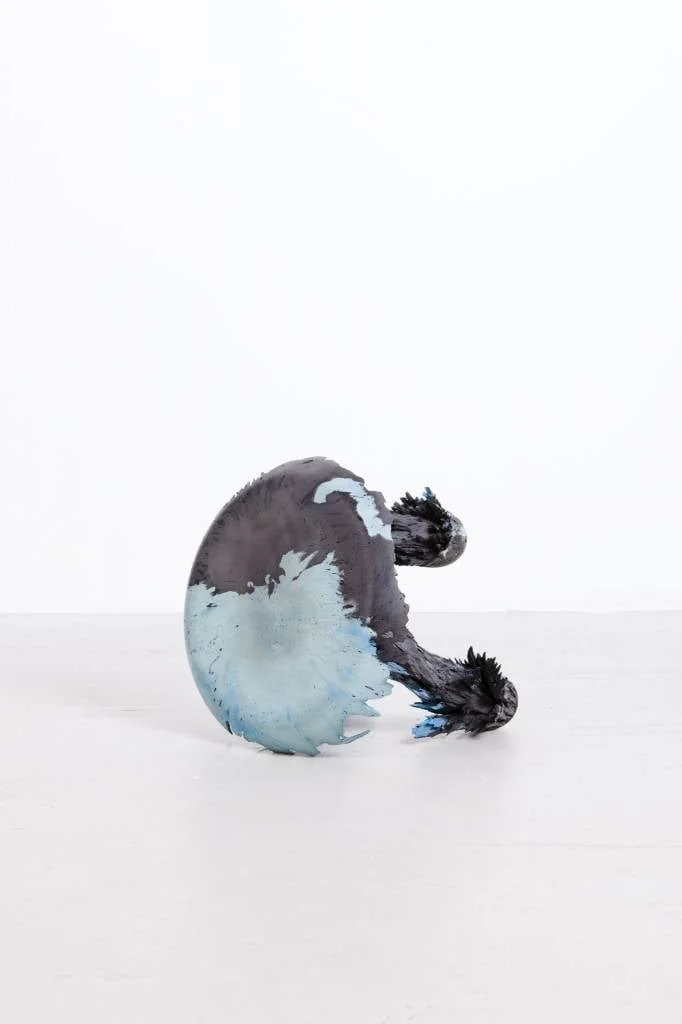 Transnatural_Jólan_van_der_Wiel_Gravity stool(2).jpg