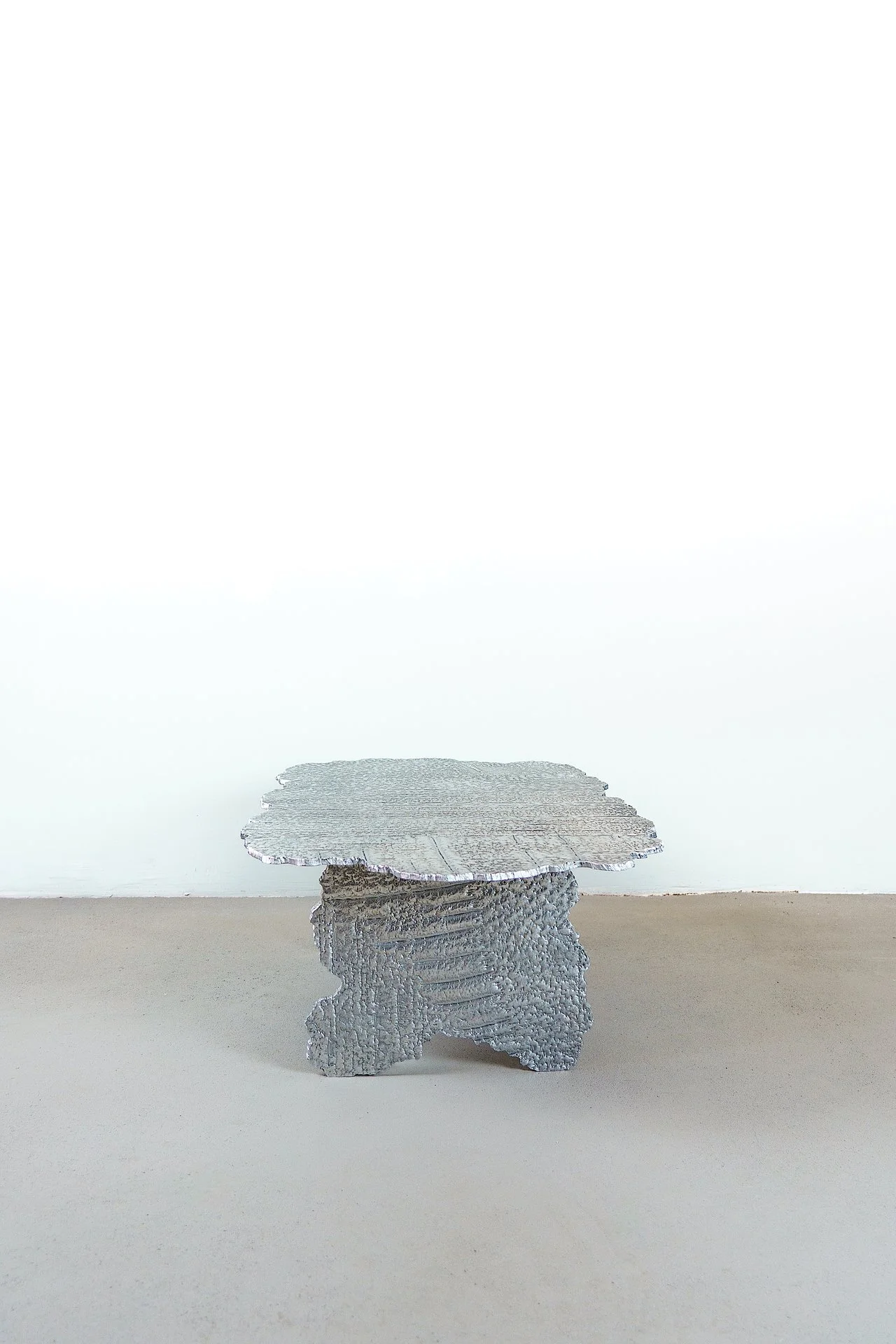 3.transnatural_studio_thus_that_crust_table_04.jpg