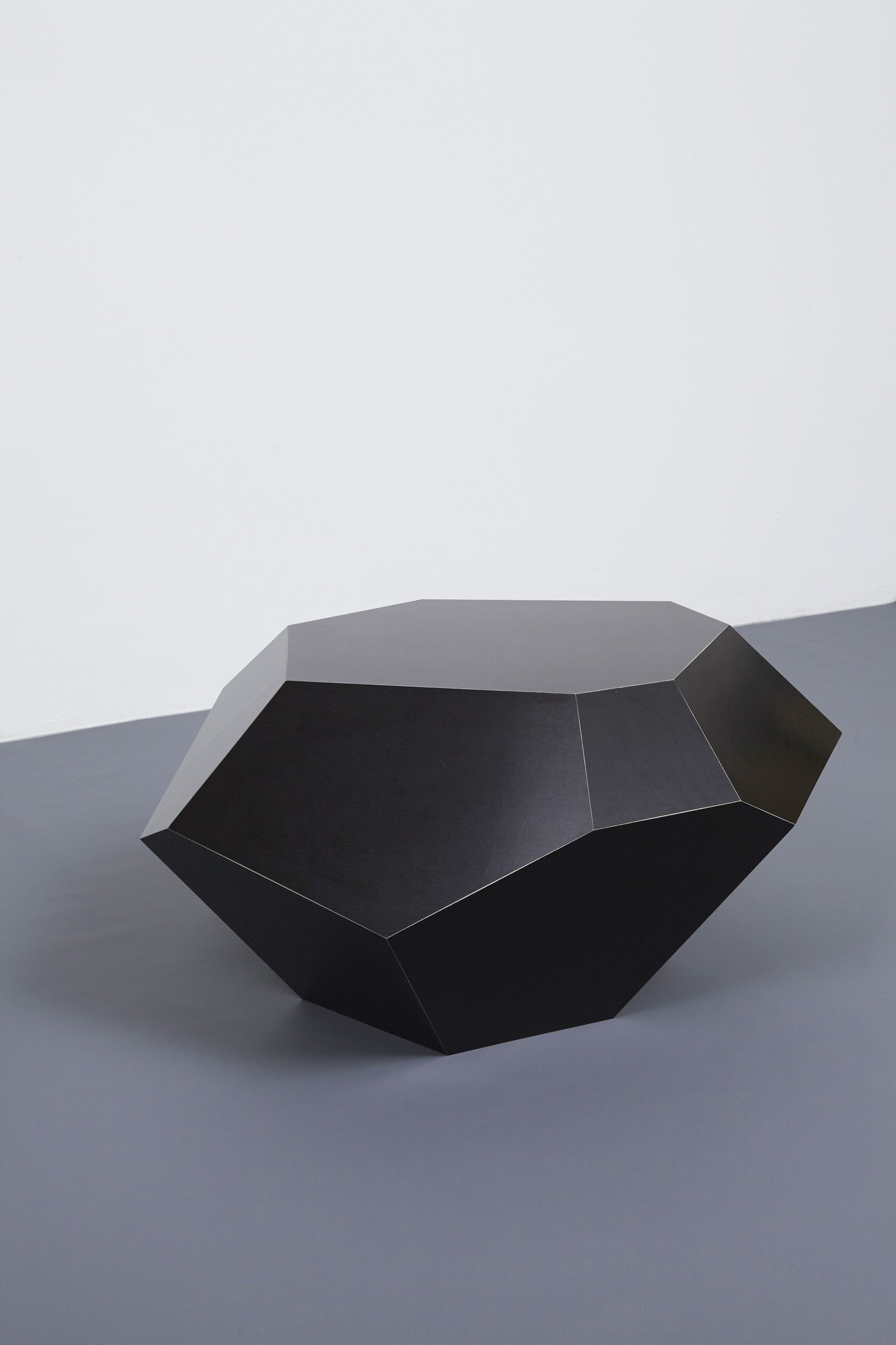 Transnatural_AadKruiswijk_Mineralism_darkbrown(2).jpg