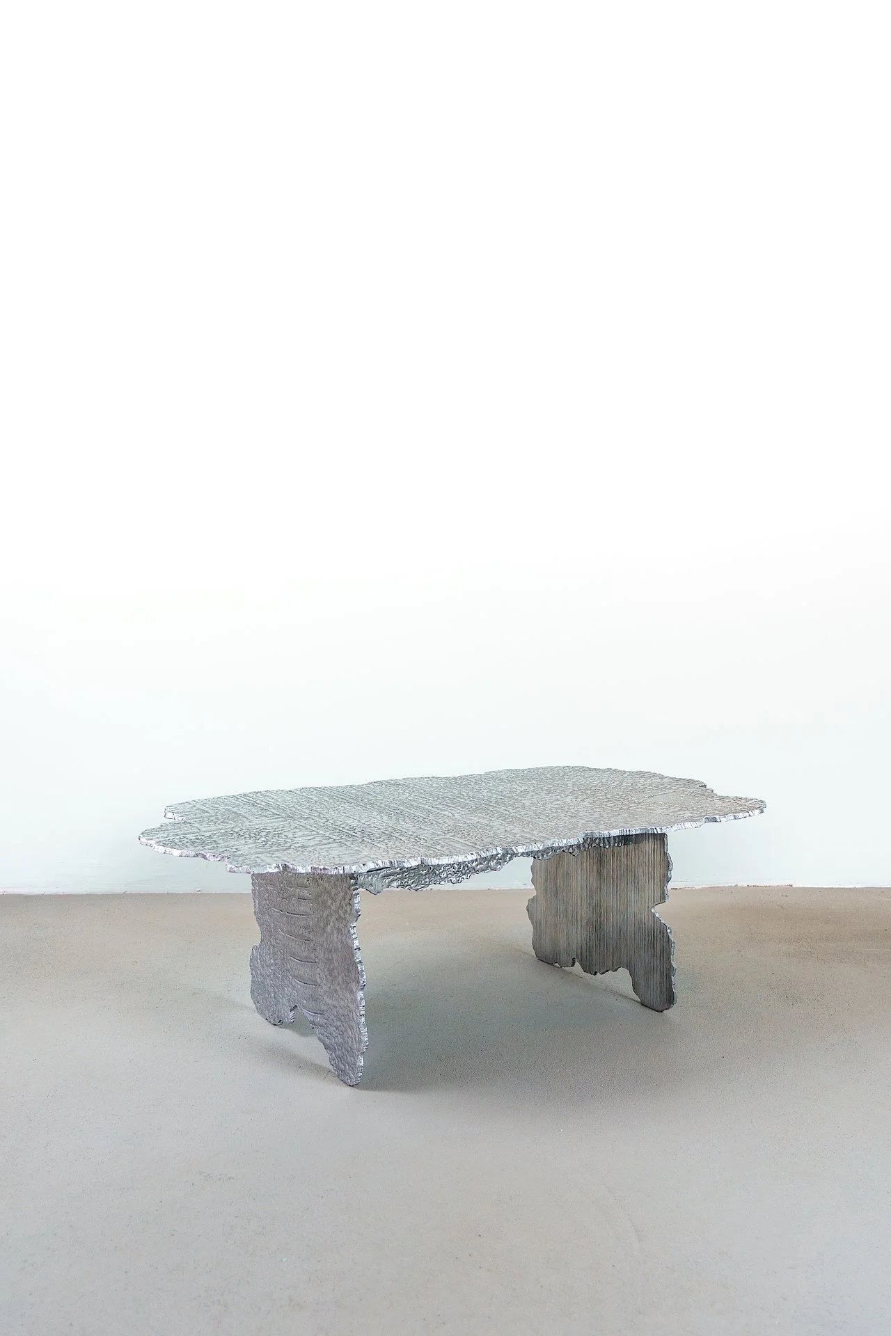 3.transnatural_studio_thus_that_crust_table_02.jpg