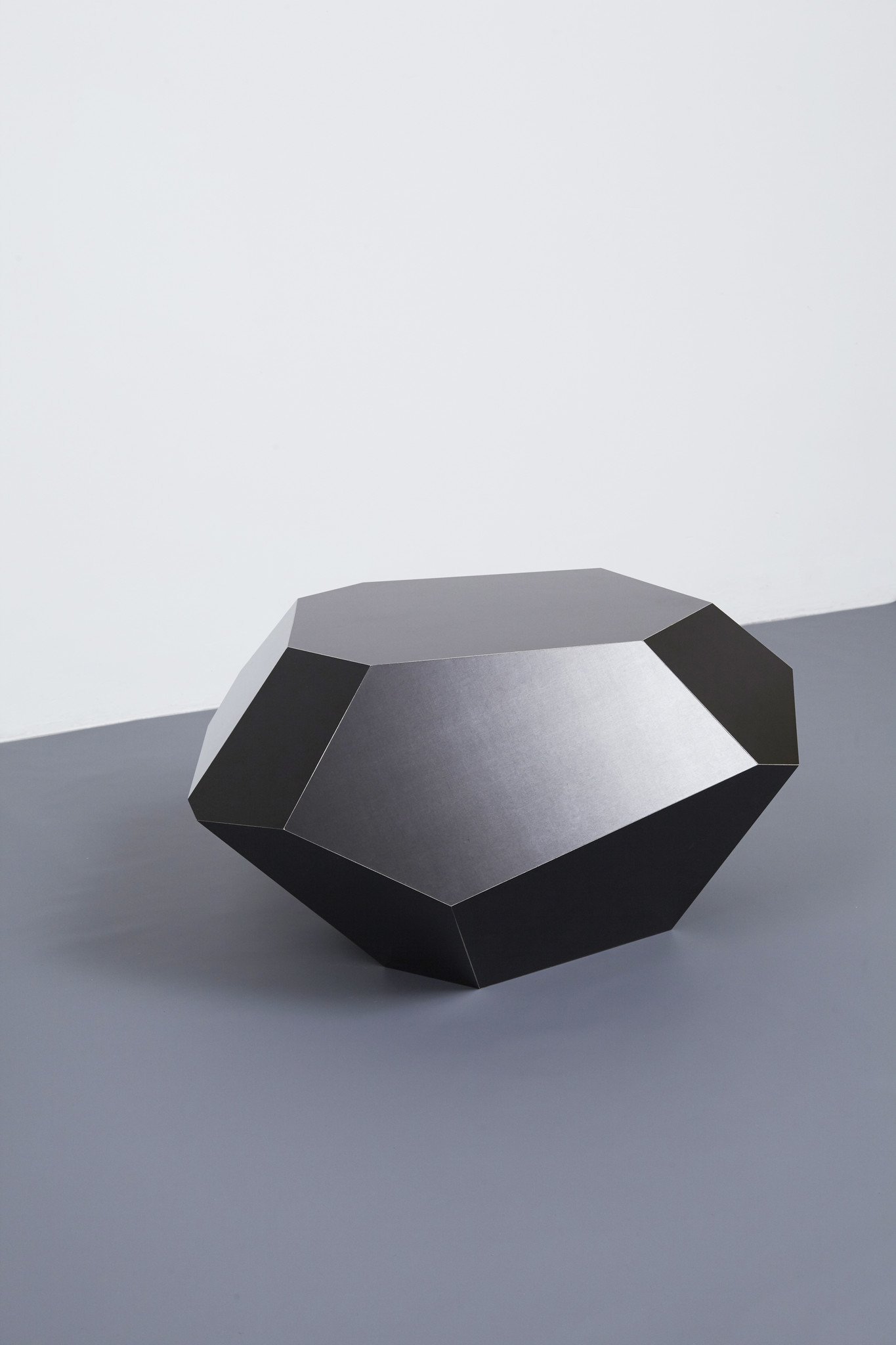 Transnatural_AadKruiswijk_Mineralism_darkbrown(3).jpg