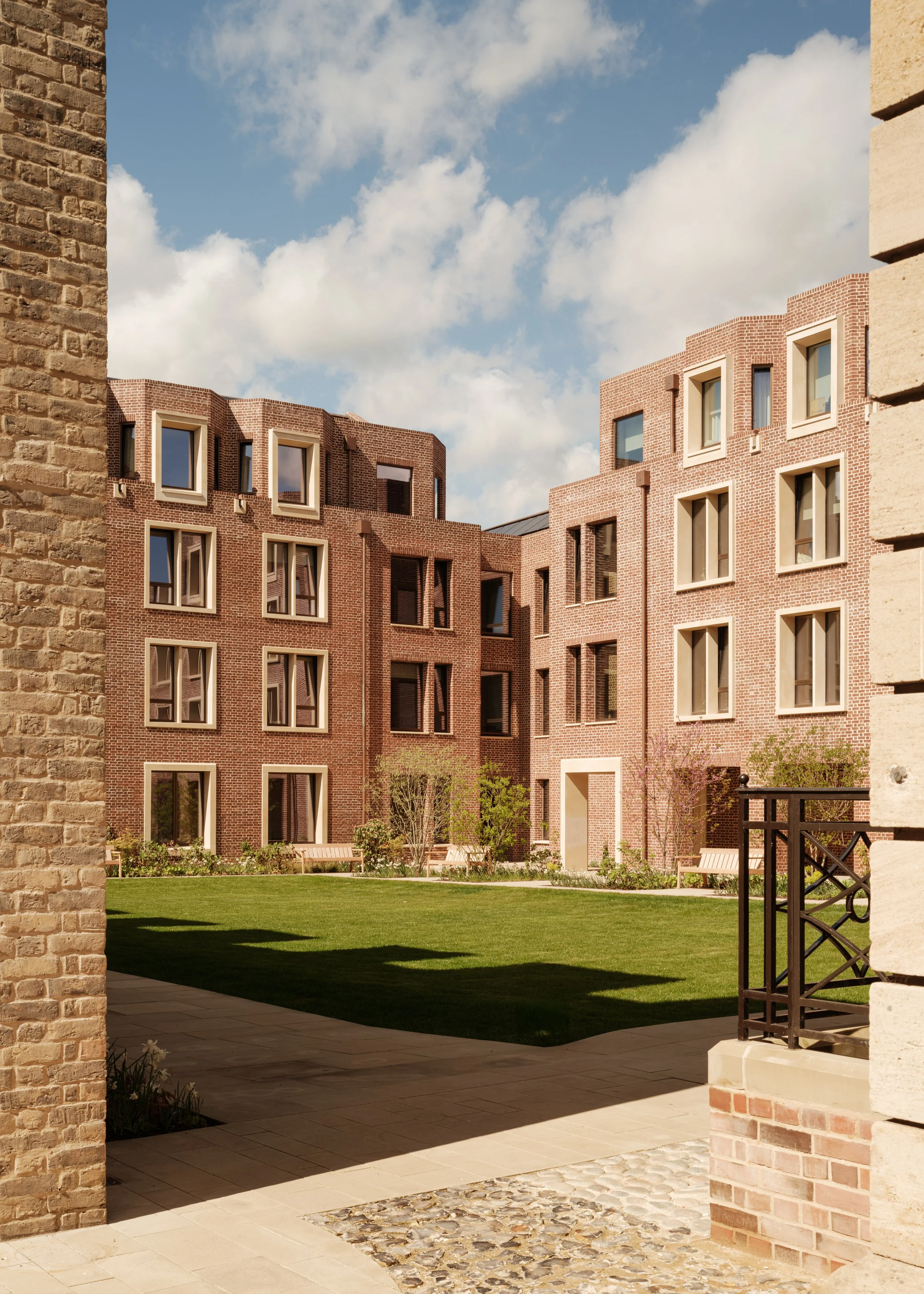Fred+Howarth+Photography_Pembroke+College+Dolby+Court_12.jpg