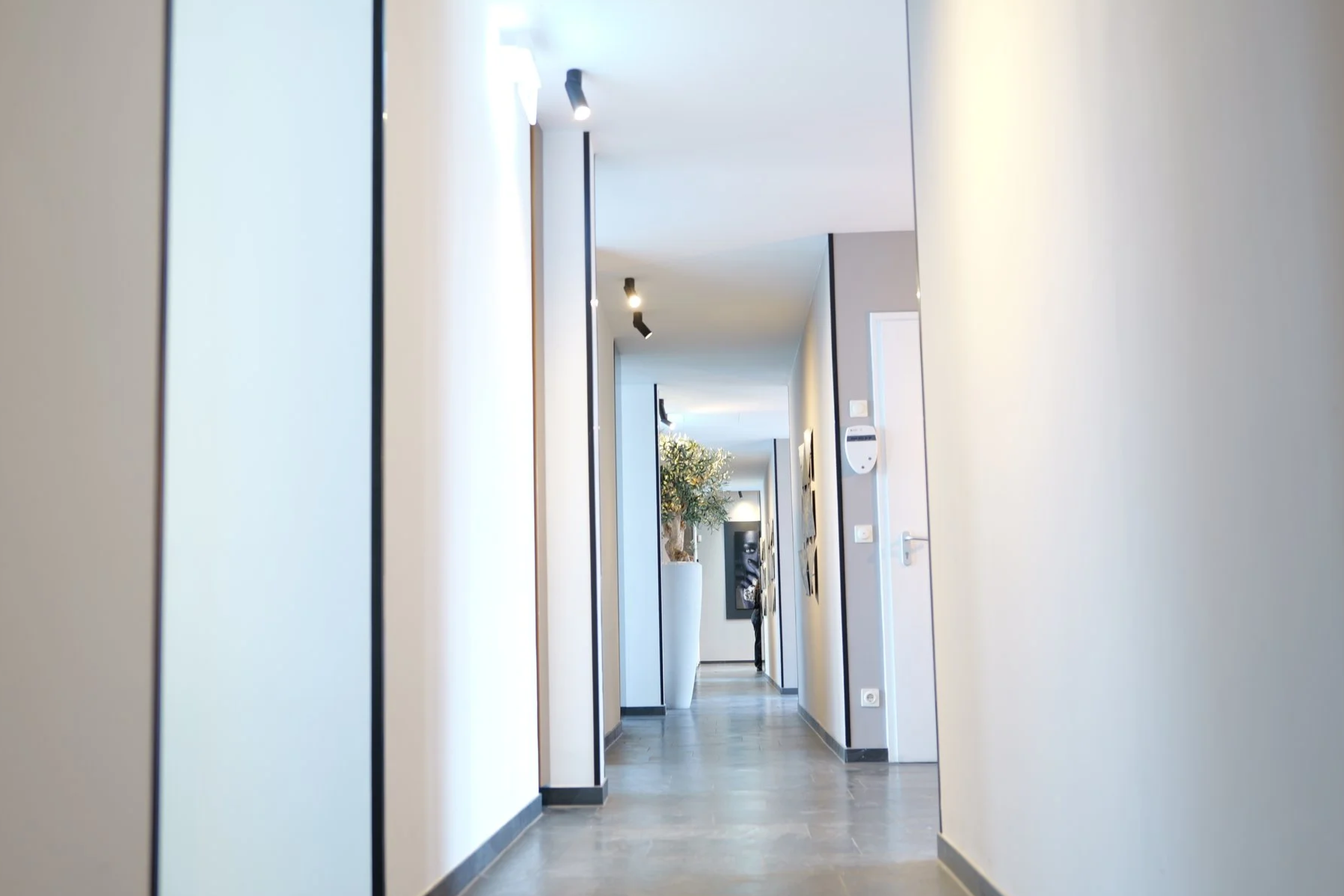 Moderne Zahnarztpraxis in Berlin-Steglitz – umfassende zahnmedizinische Leistungen | Modern dental clinic in Berlin Steglitz offering comprehensive dental services
Zahnzentrum Steglitz